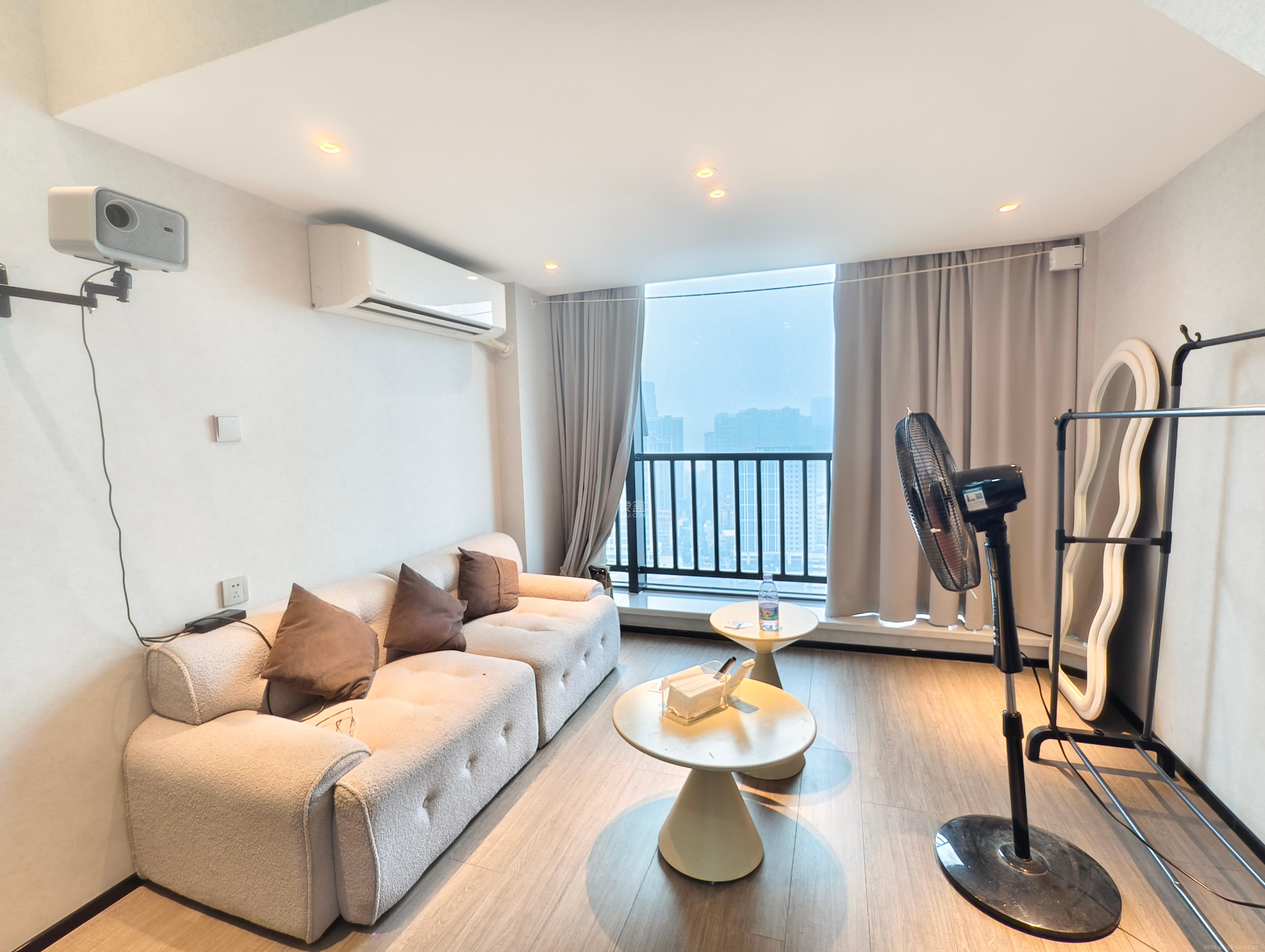 中一鲲出(鲲鹏府) 1室0厅0卫 2500.0元/月 中一鲲出(鲲鹏府) 1室0厅0卫 2500.0元/月室内图