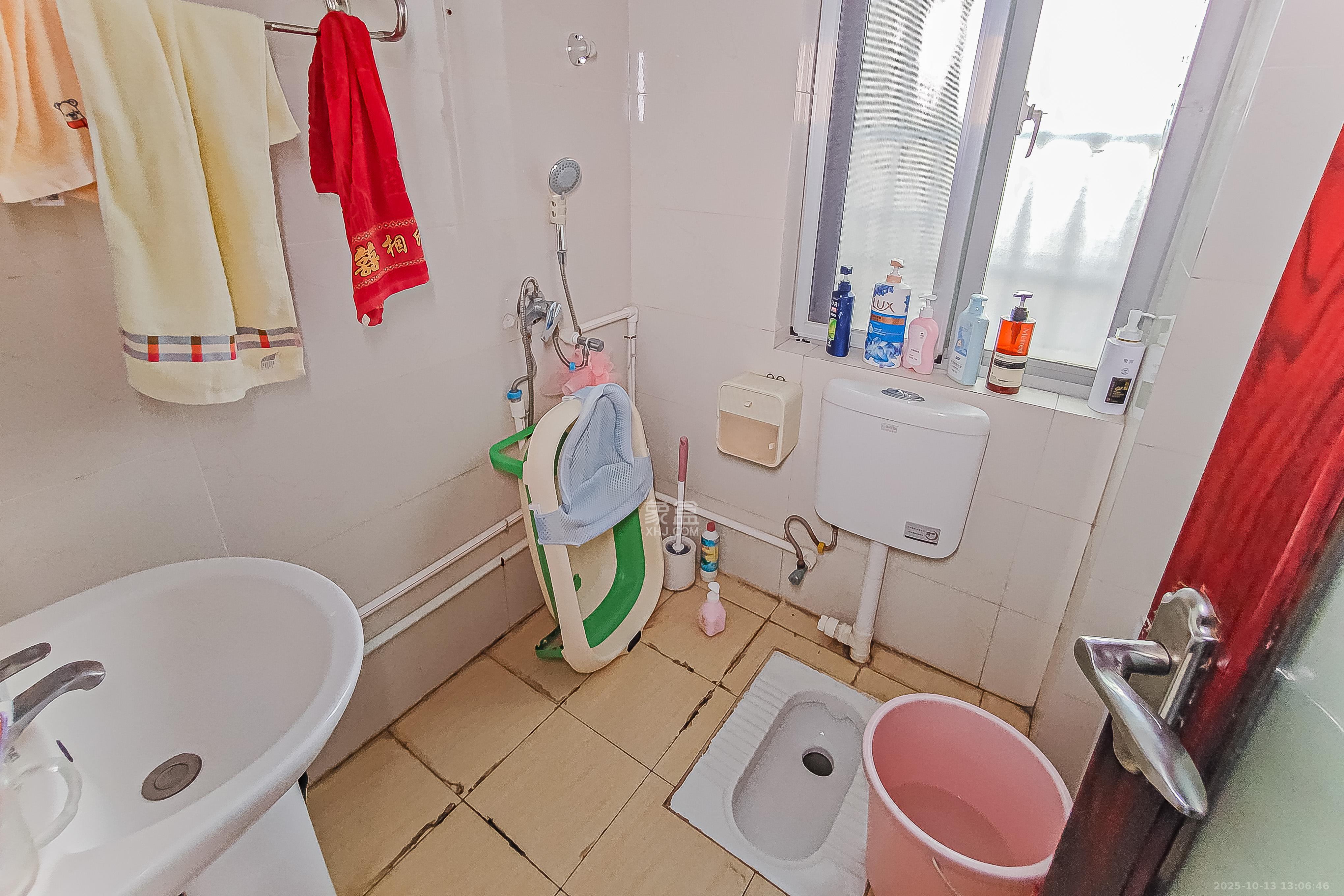 友阿光大大厦  3室2厅2卫    160.0万卫生间