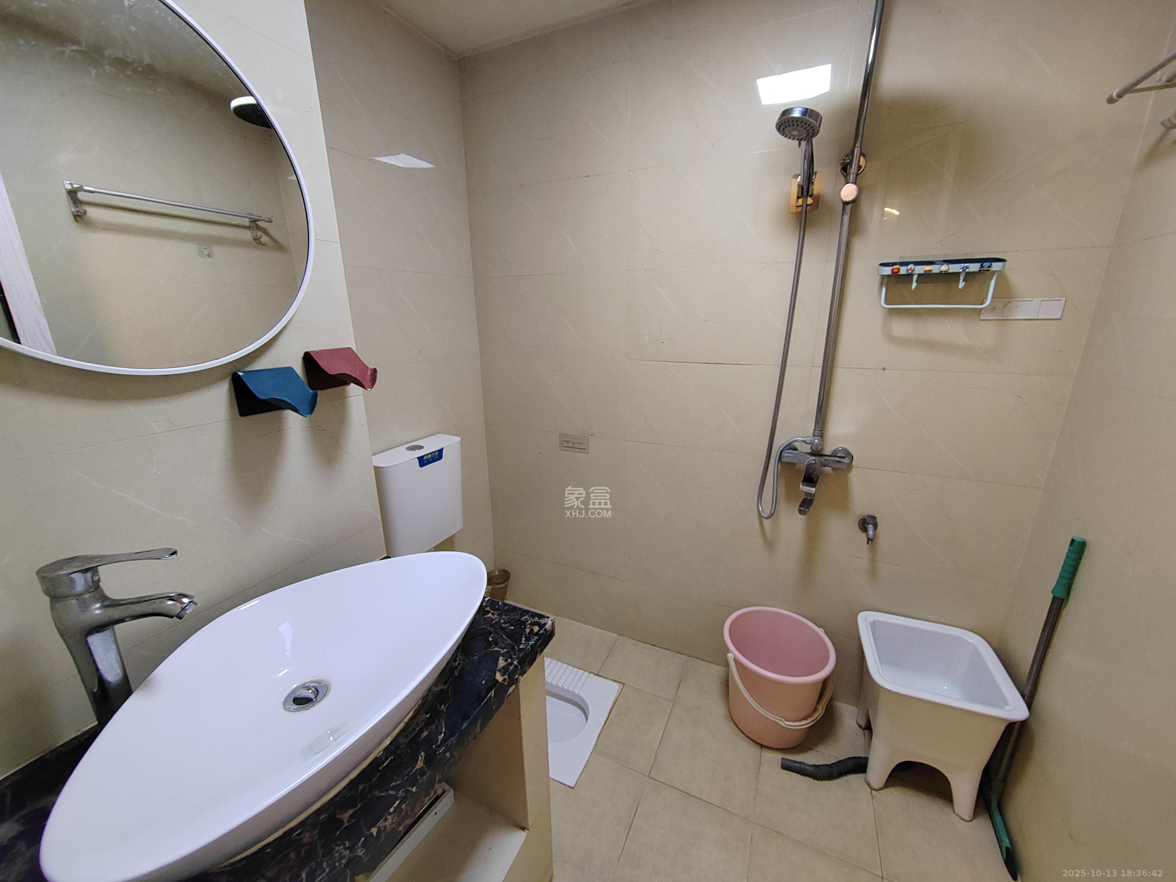 长房八方里（长房公园里）   60.0㎡      2300.0元/月室内图