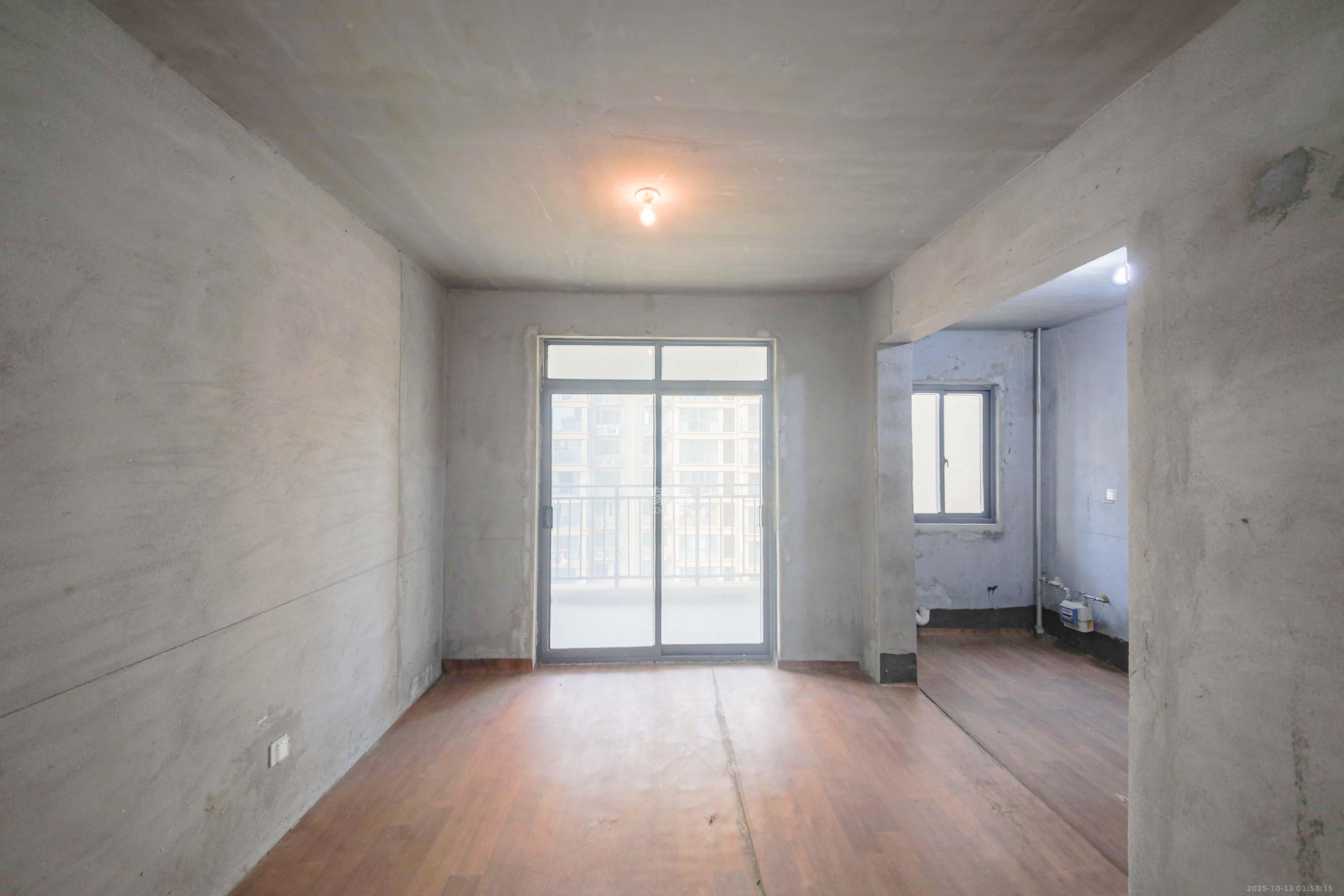 兴隆景苑  3室2厅2卫    130.0万客厅