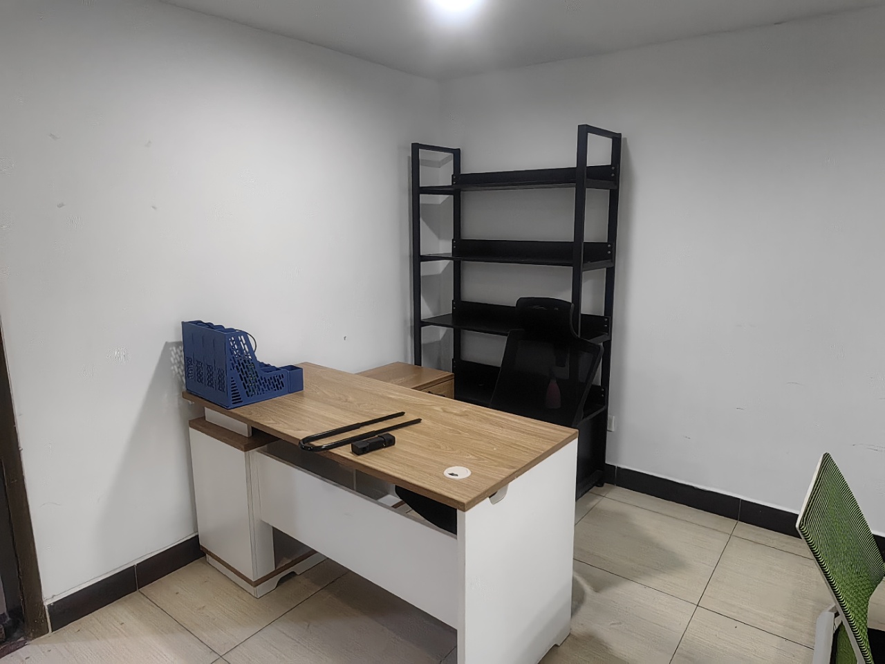 海涯大厦 1室2厅1卫 4200.0元/月 海涯大厦 1室2厅1卫 4200.0元/月室内图