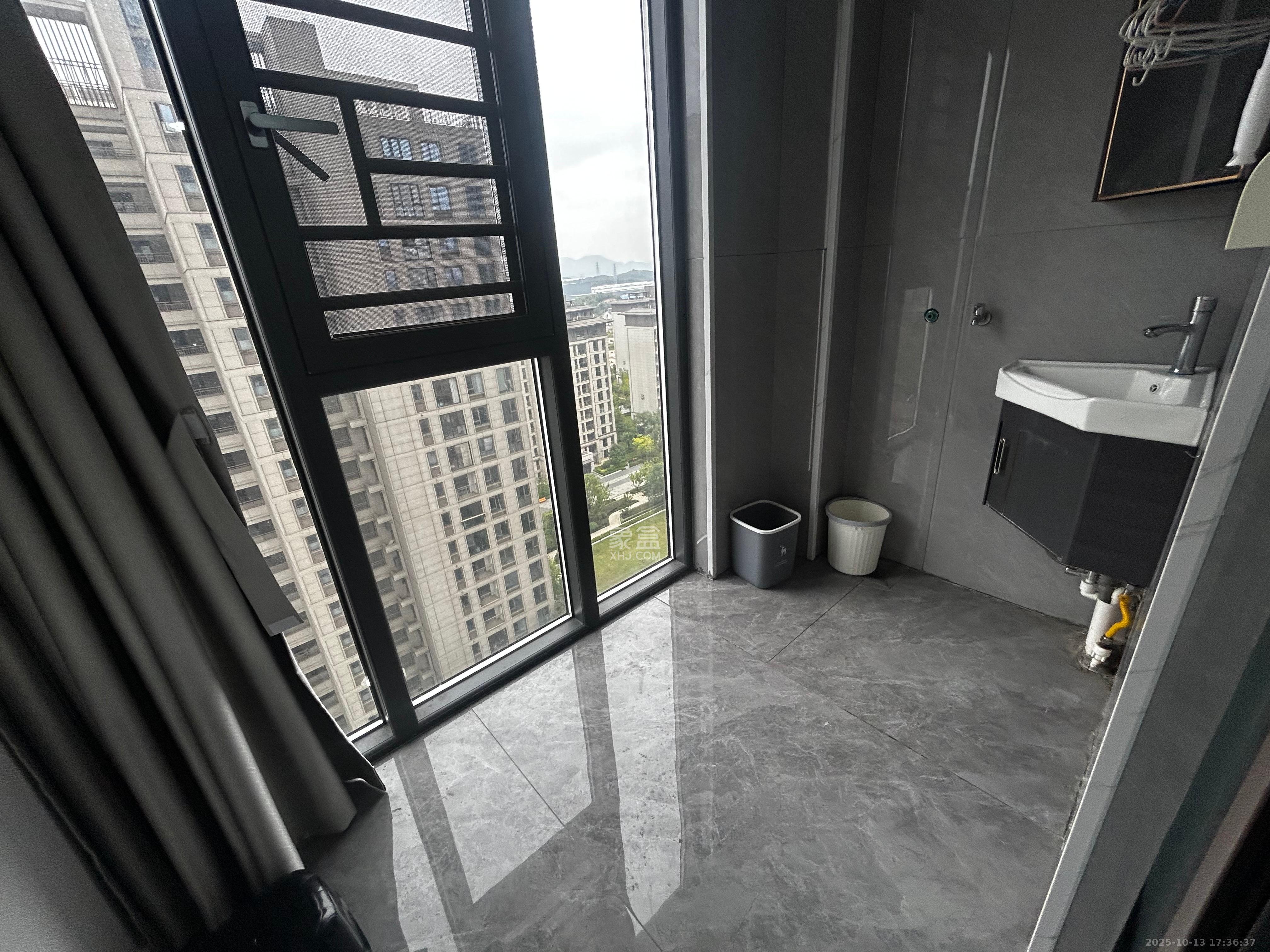 阳光城翡丽云邸  3室2厅2卫    2500.0元/月室内图