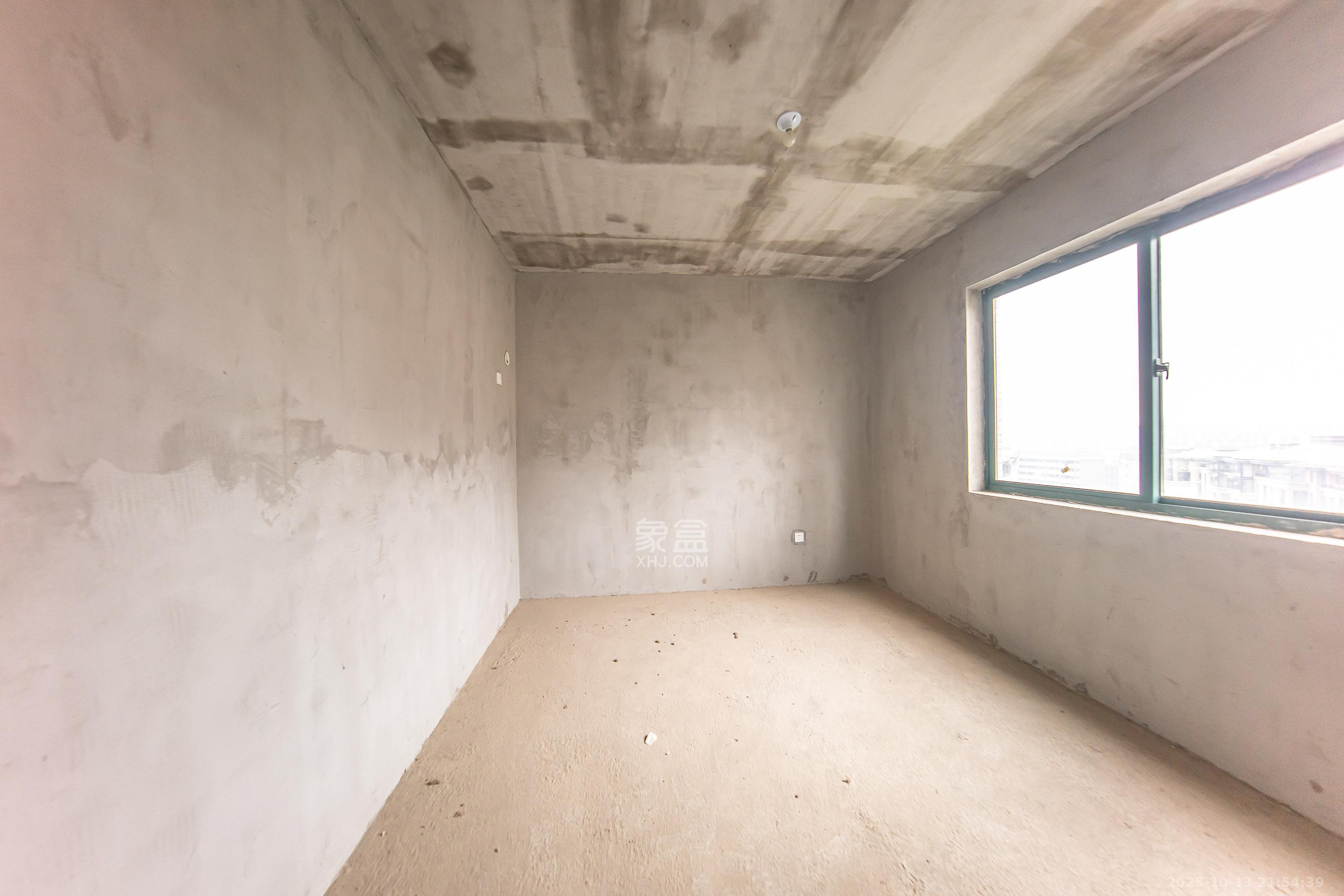 洋湖时代  3室2厅1卫    62.0万卧室