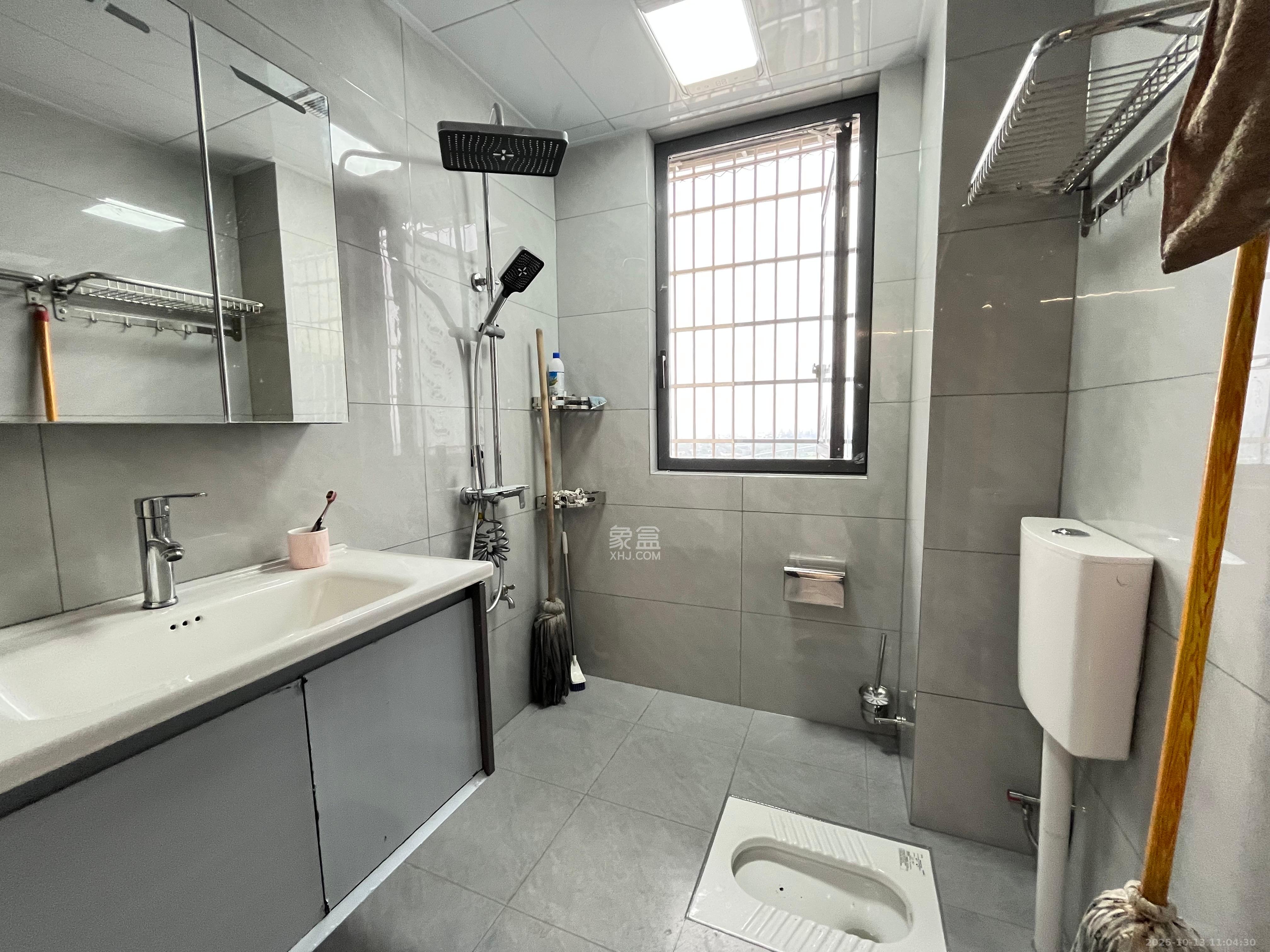 和景家园二期 2室2厅1卫 1900.0元/月 和景家园二期 2室2厅1卫 1900.0元/月室内图