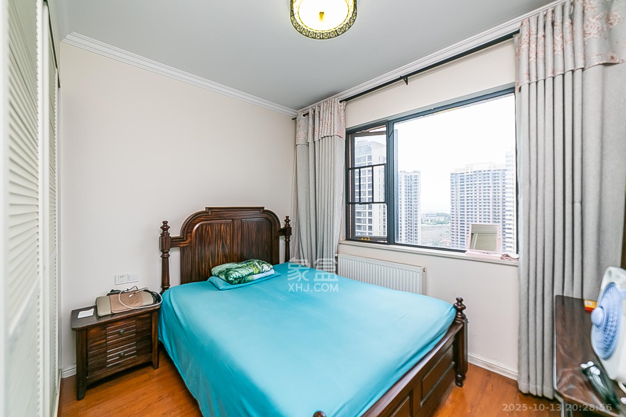 泰龙华府  3室2厅1卫    103.8万卧室