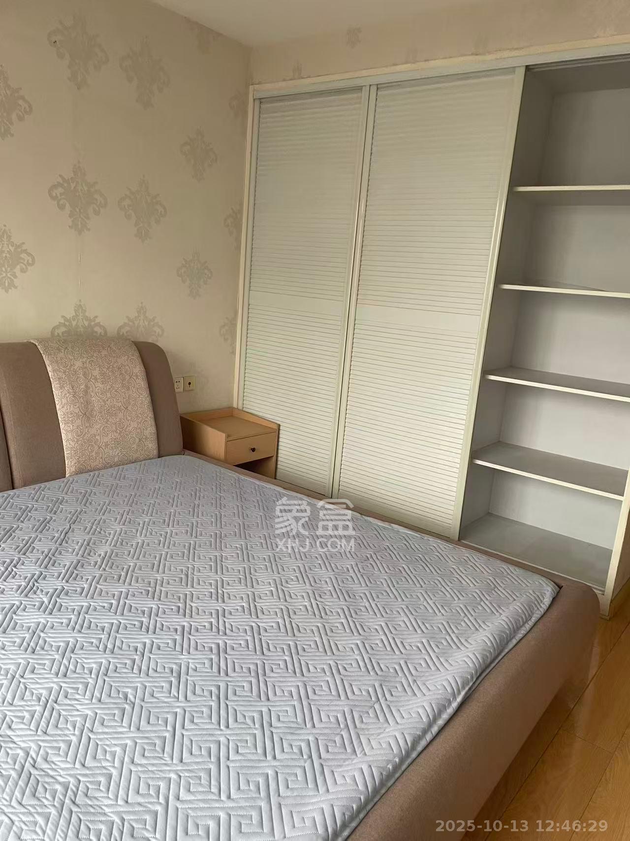 西子花苑  3室2厅1卫    2800.0元/月室内图