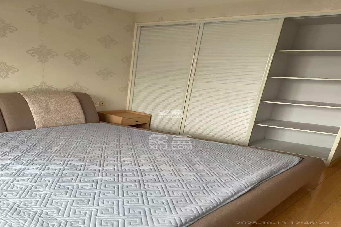 西子花苑 3室2厅1卫 2800.0元/月 西子花苑 3室2厅1卫 2800.0元/月室内图