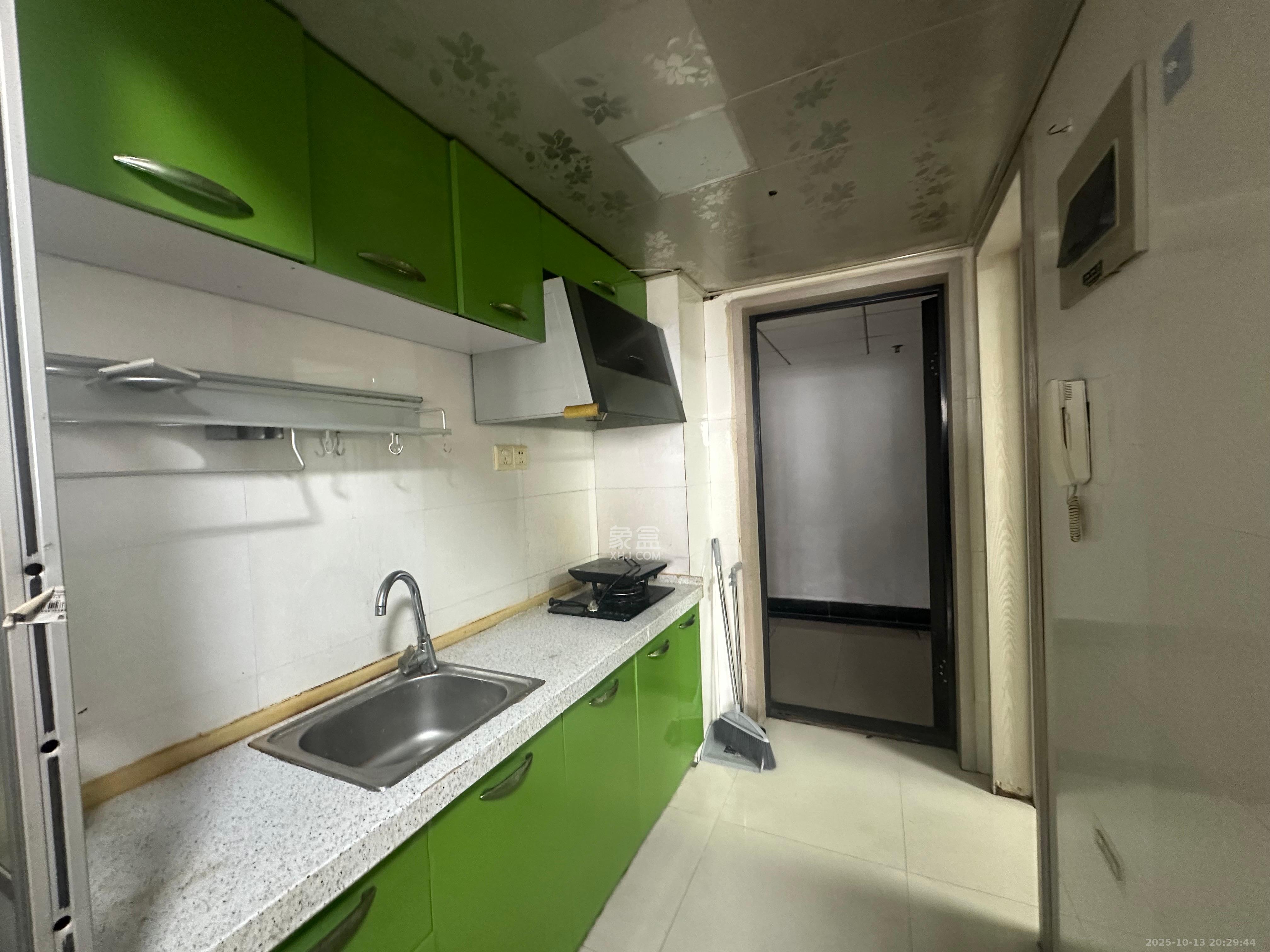 红旗区三片 1室0厅0卫 1500.0元/月 红旗区三片 1室0厅0卫 1500.0元/月室内图