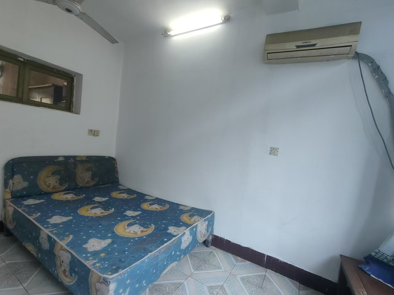 梓园社区(麻纺厂宿舍) 2室1厅1卫 500.0元/月 梓园社区(麻纺厂宿舍) 2室1厅1卫 500.0元/月室内图