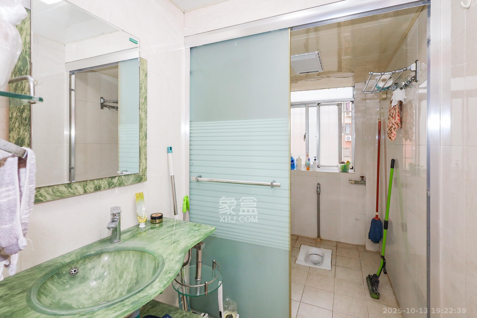 岳麓区检察院宿舍 3室2厅2卫 110.0万 岳麓区检察院宿舍 3室2厅2卫 110.0万卫生间