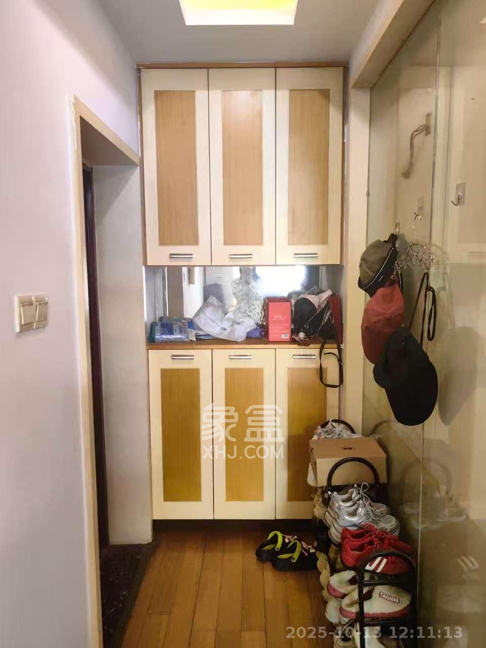 银港水晶城  3室2厅1卫    2600.0元/月室内图