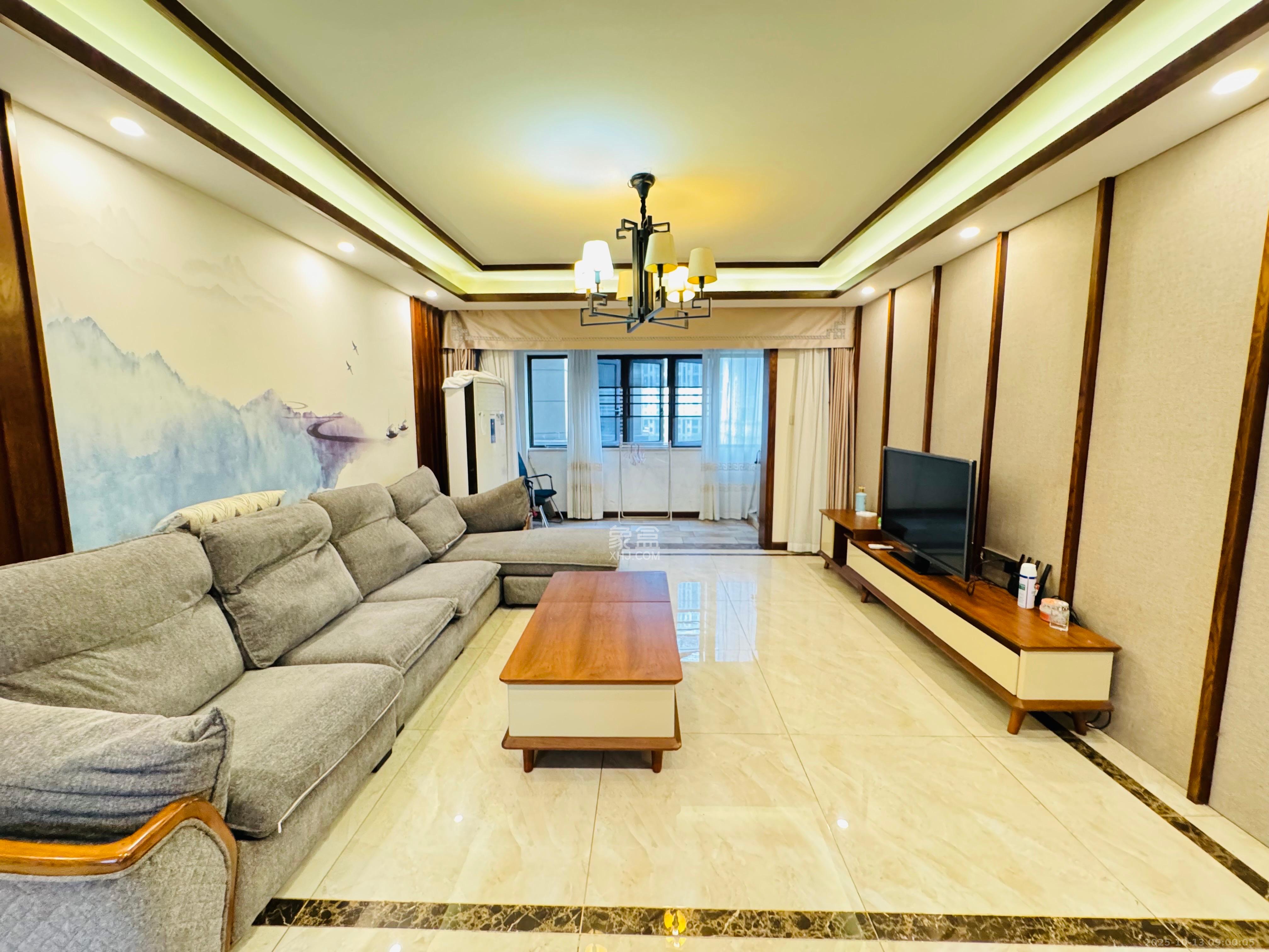 南山雍江汇（滨江国际新城）  3室2厅2卫    4000.0元/月