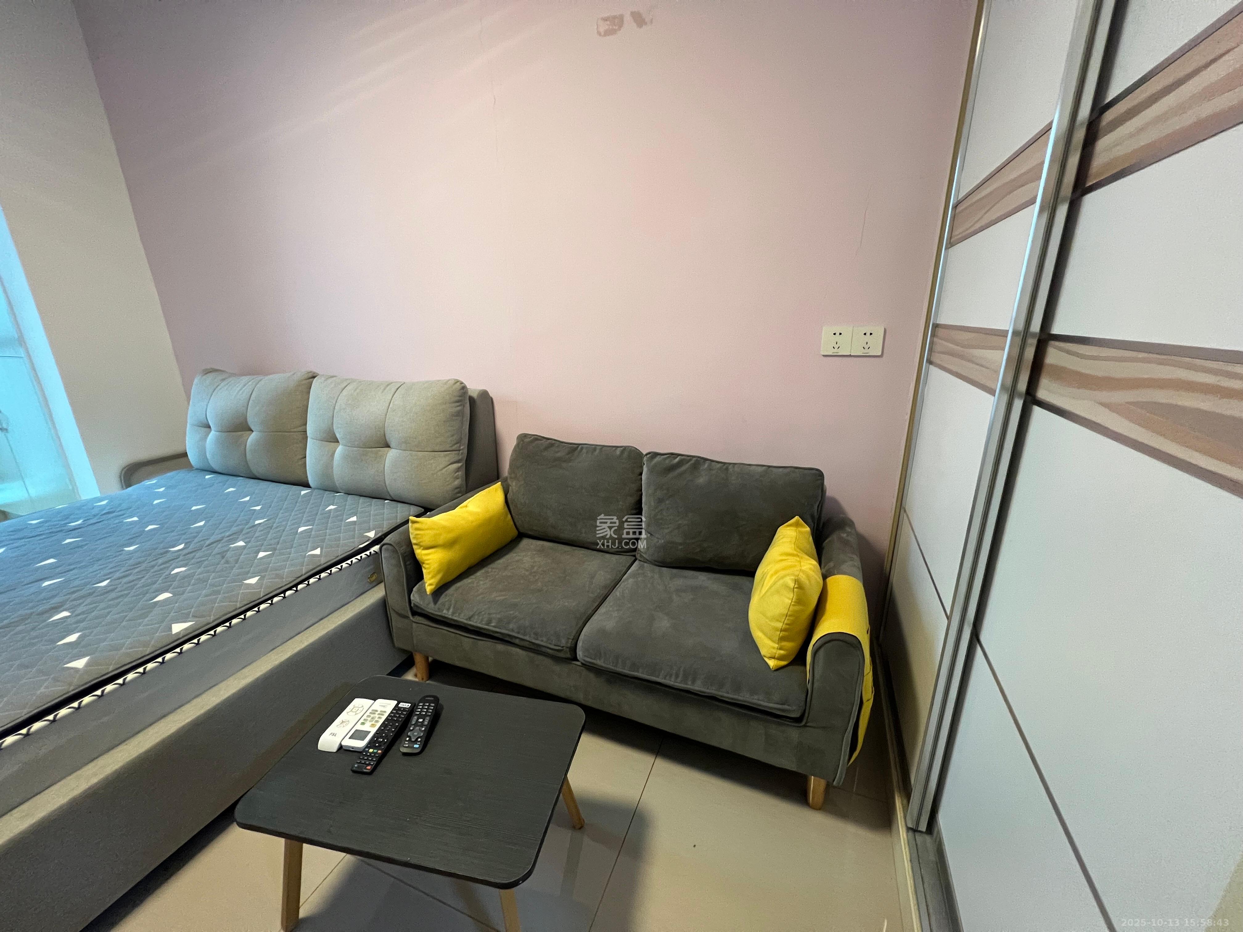 东盈商业广场(华泉城市广场) 1室0厅0卫 1800.0元/月 东盈商业广场(华泉城市广场) 1室0厅0卫 1800.0元/月室内图