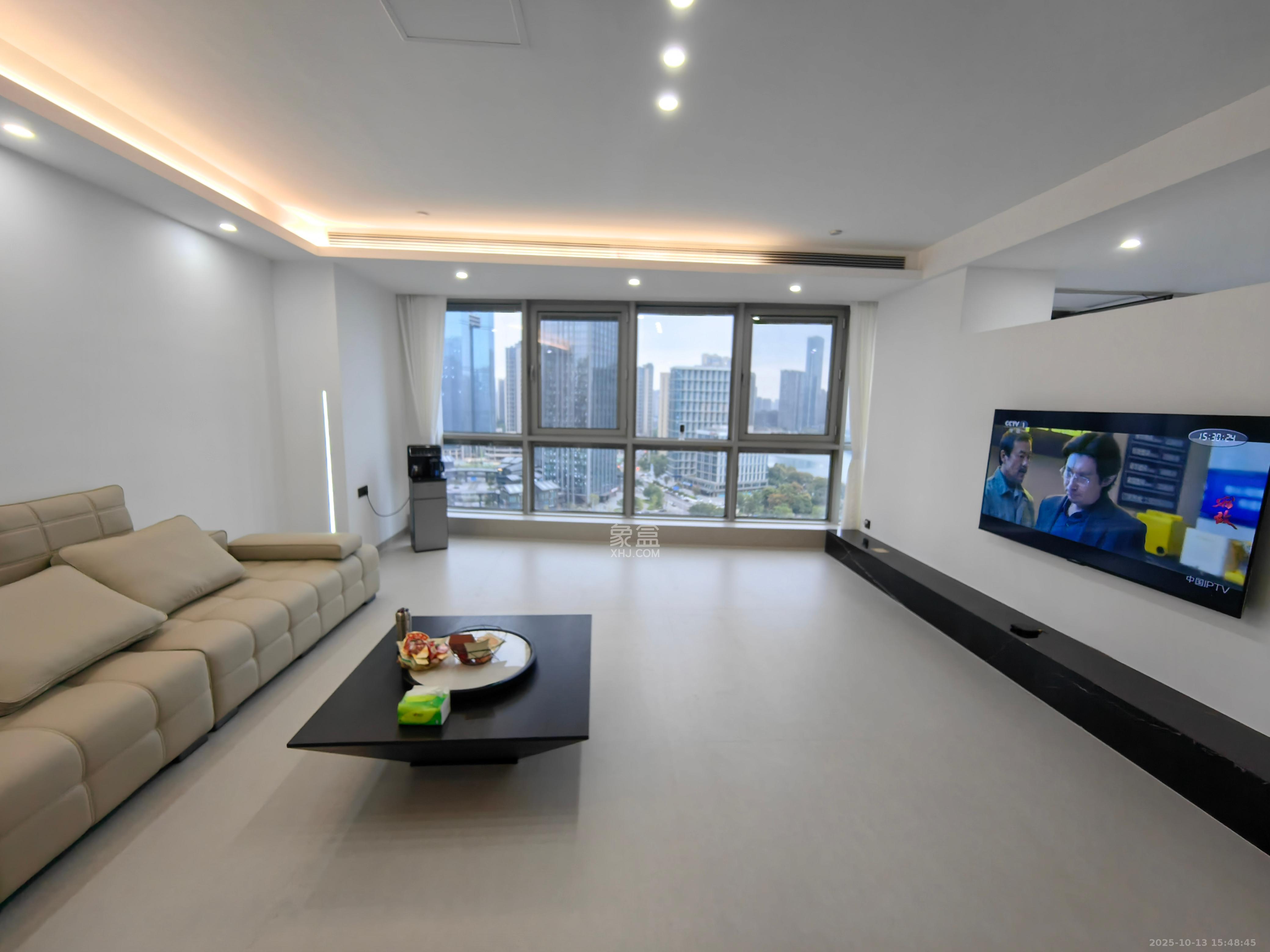 正荣梅溪紫阙台  4室2厅2卫    11000.0元/月室内图