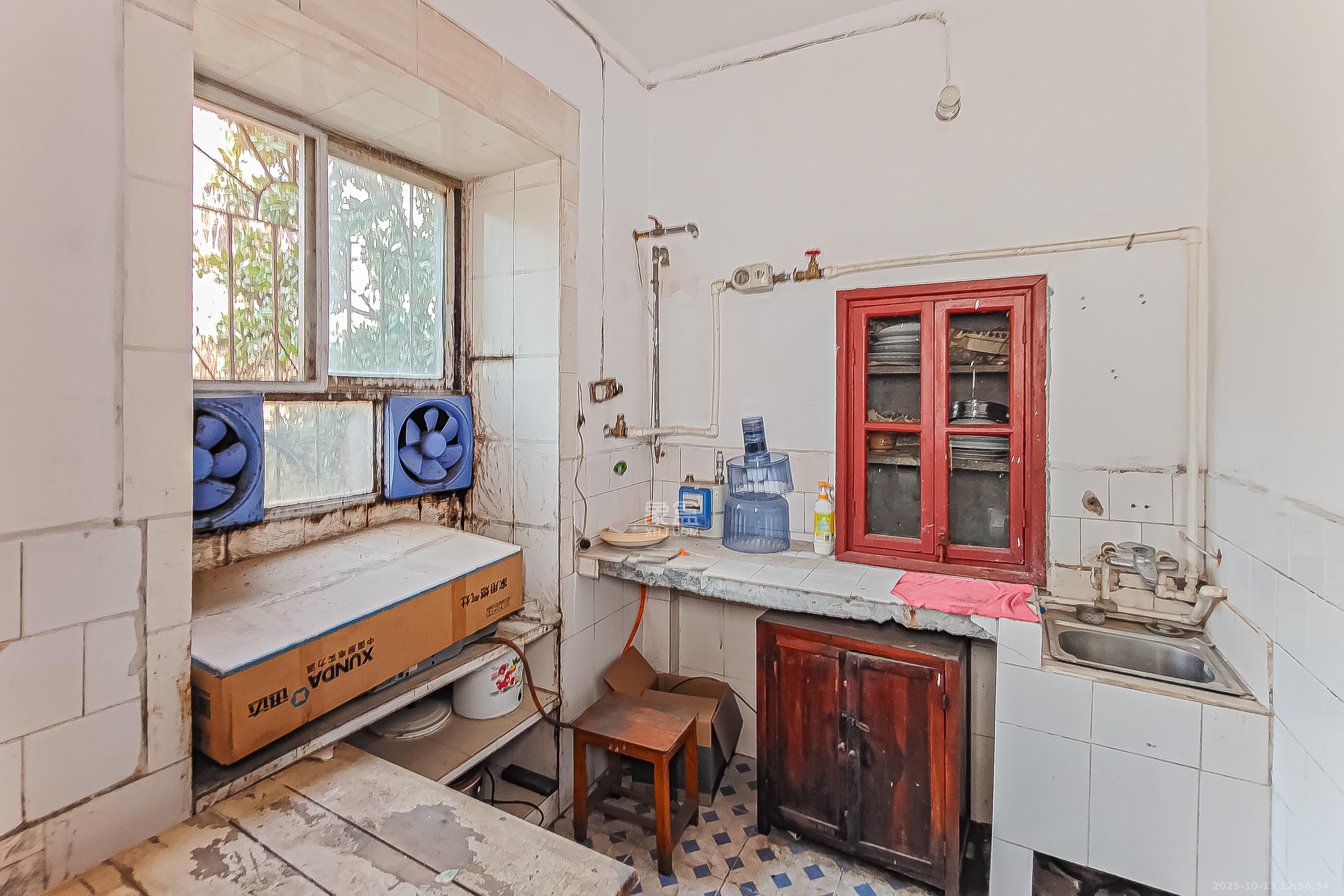 教育电视台宿舍  3室2厅1卫    56.5万厨房