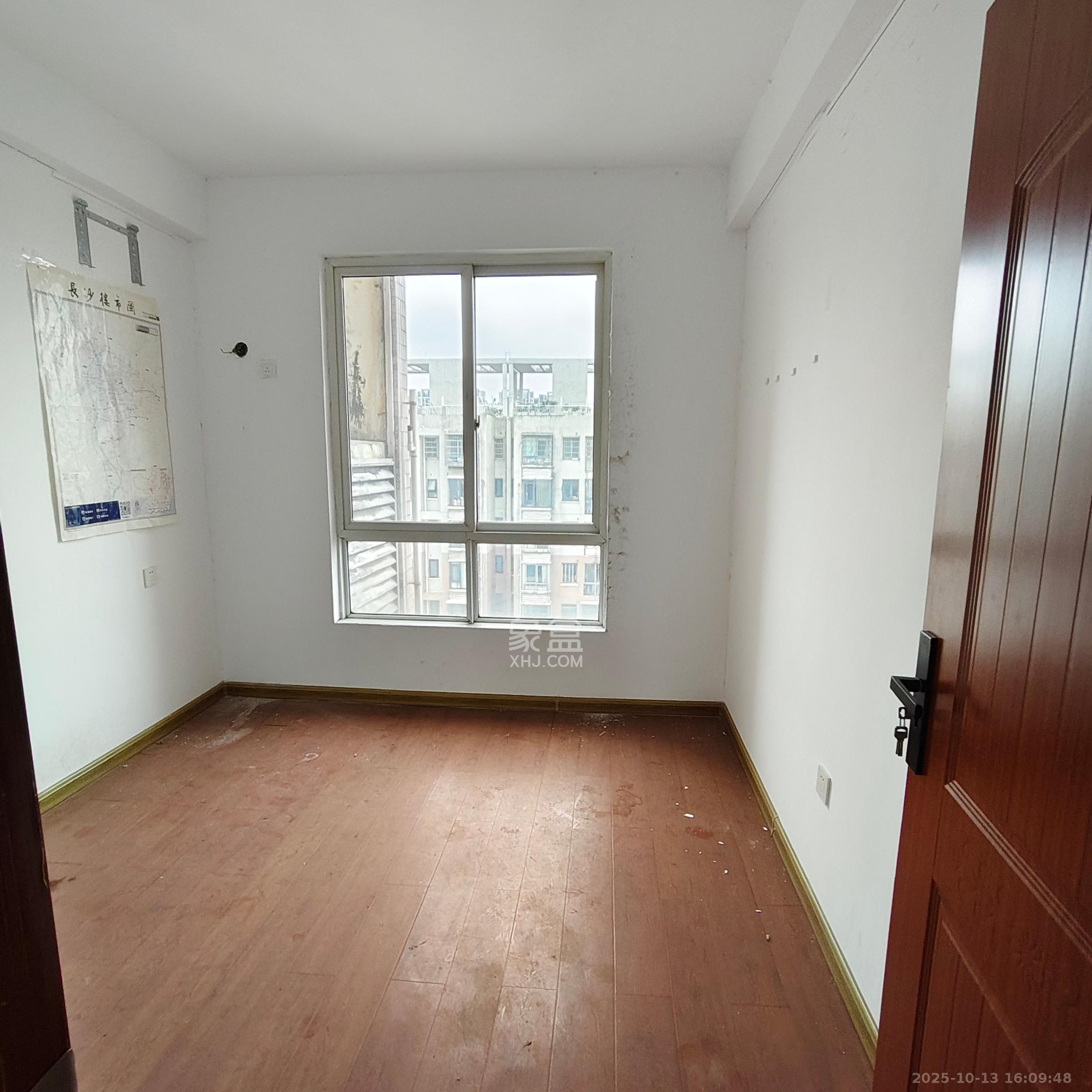 山语城一期  3室2厅2卫    2500.0元/月室内图