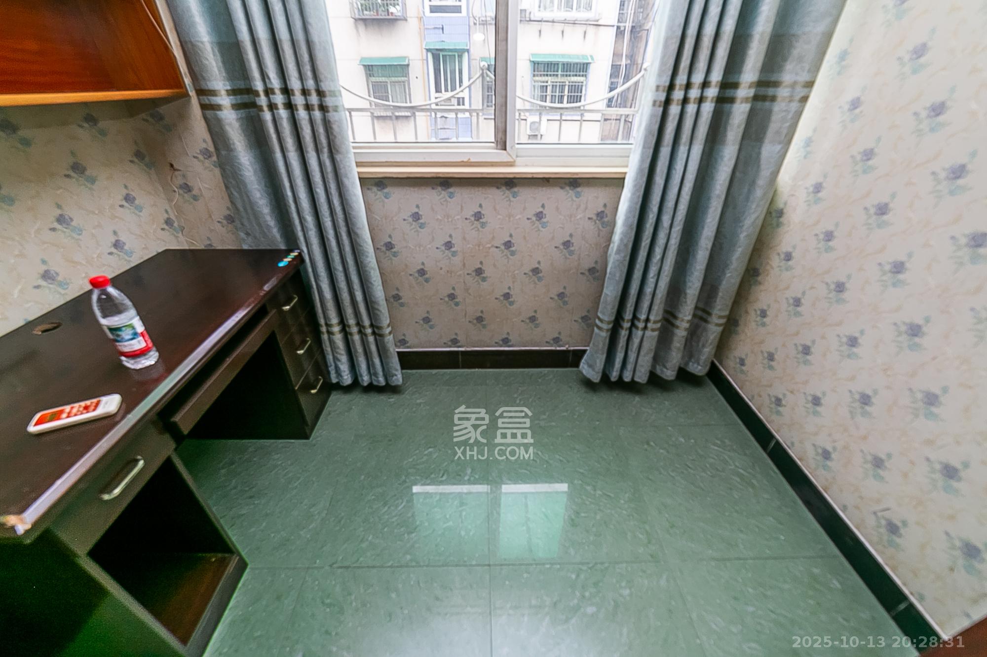 天翔新新家园  2室2厅1卫    42.0万阳台