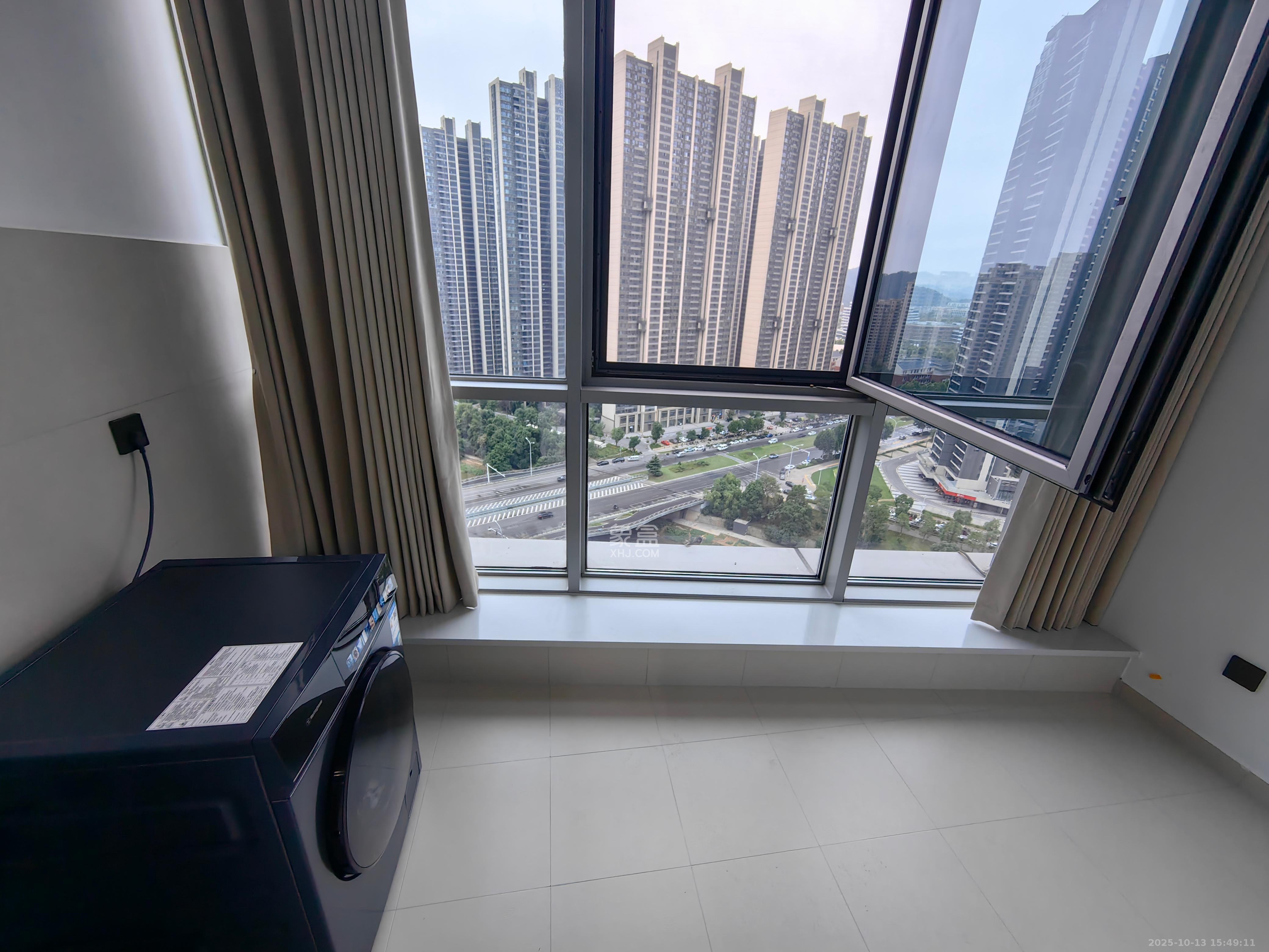 正荣梅溪紫阙台  4室2厅2卫    11000.0元/月室内图