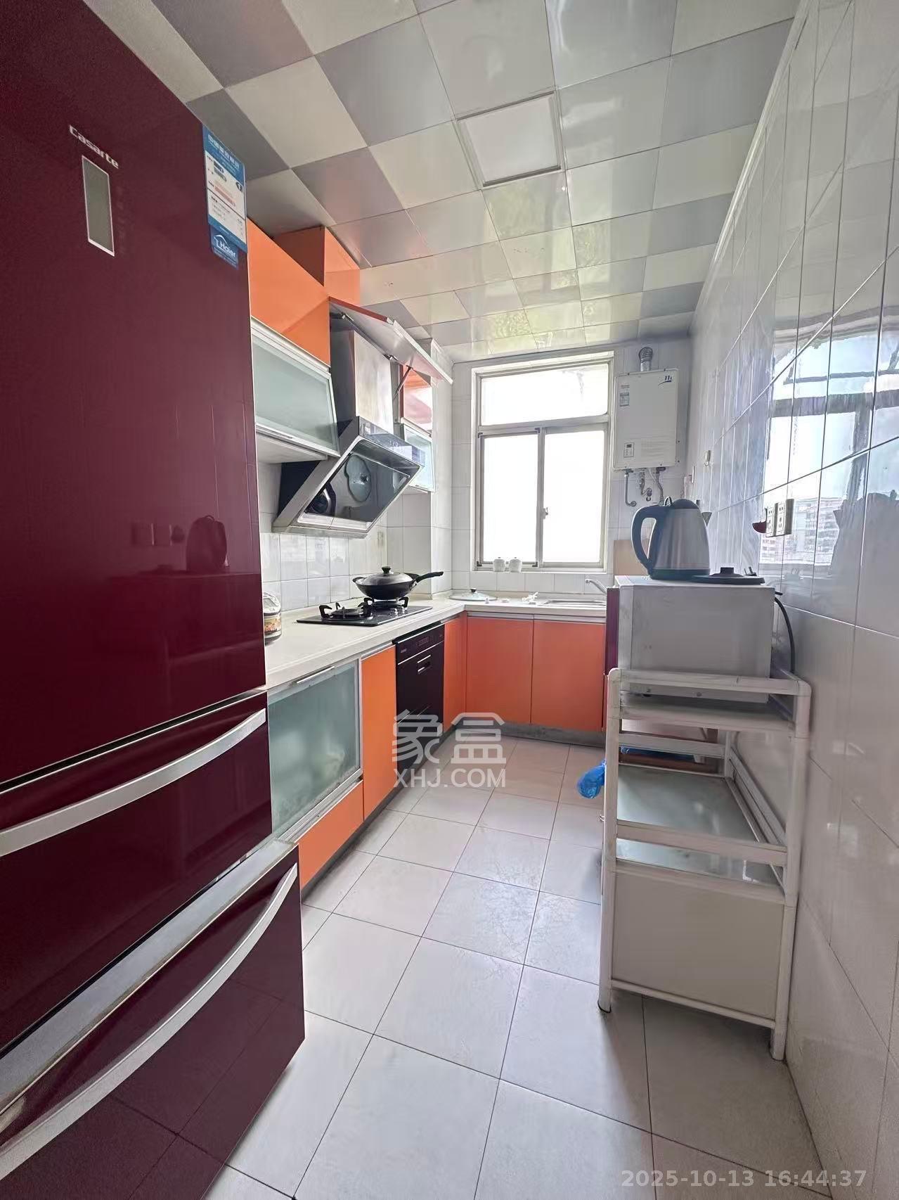 四季美景一、二期 3室2厅2卫 2400.0元/月 四季美景一、二期 3室2厅2卫 2400.0元/月室内图