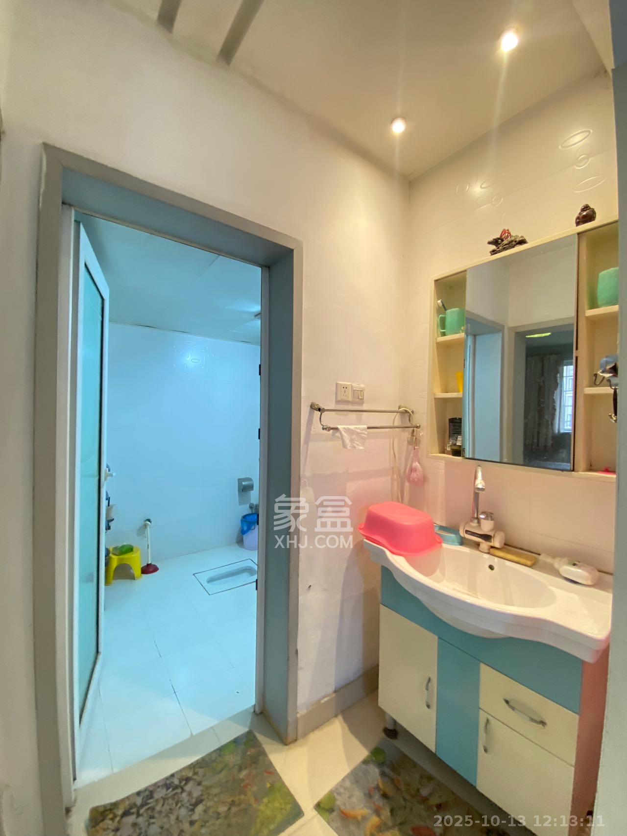 东南雅苑 3室2厅1卫 2600.0元/月 东南雅苑 3室2厅1卫 2600.0元/月室内图