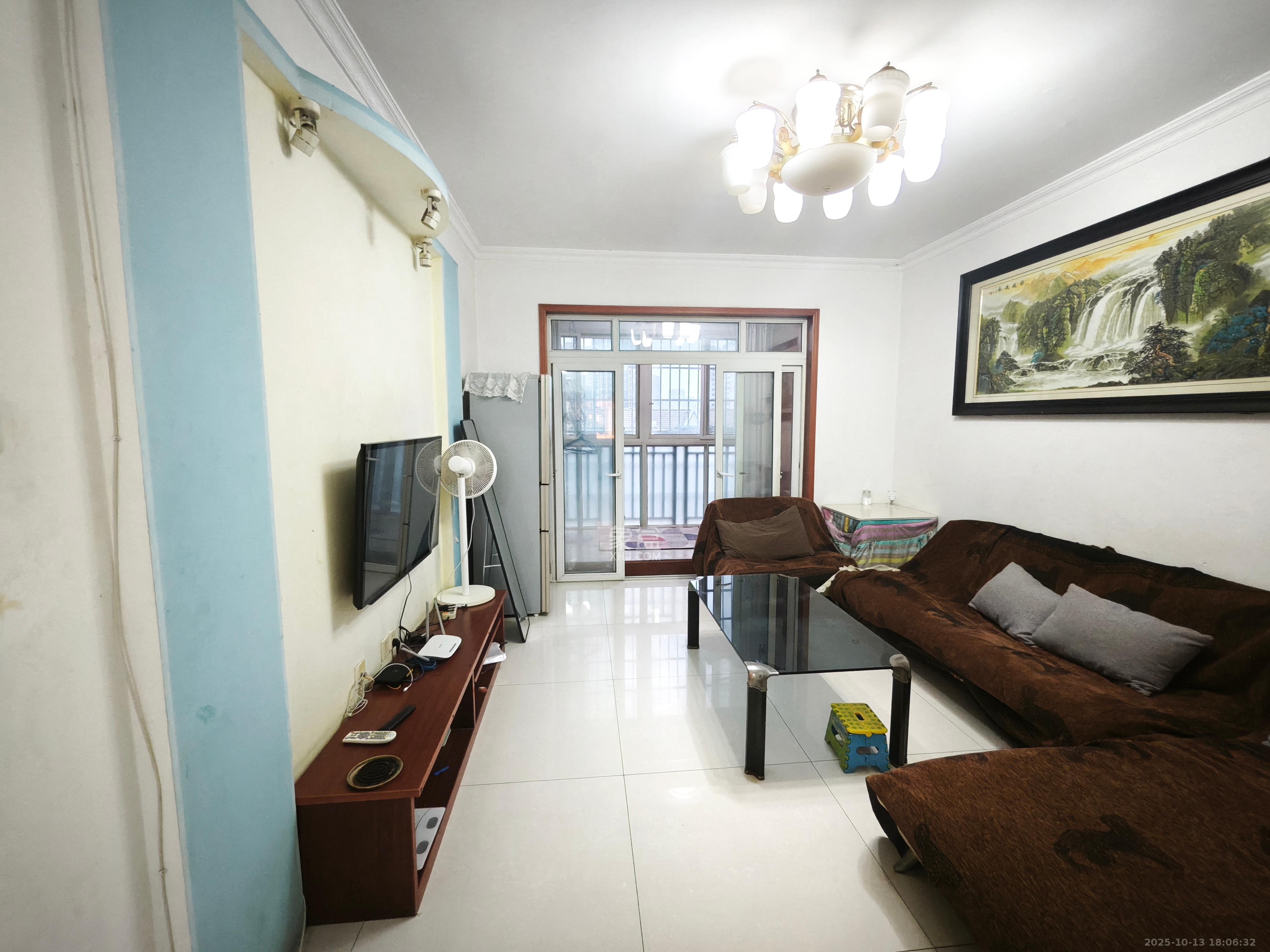 一品东庭  2室2厅1卫    2200.0元/月