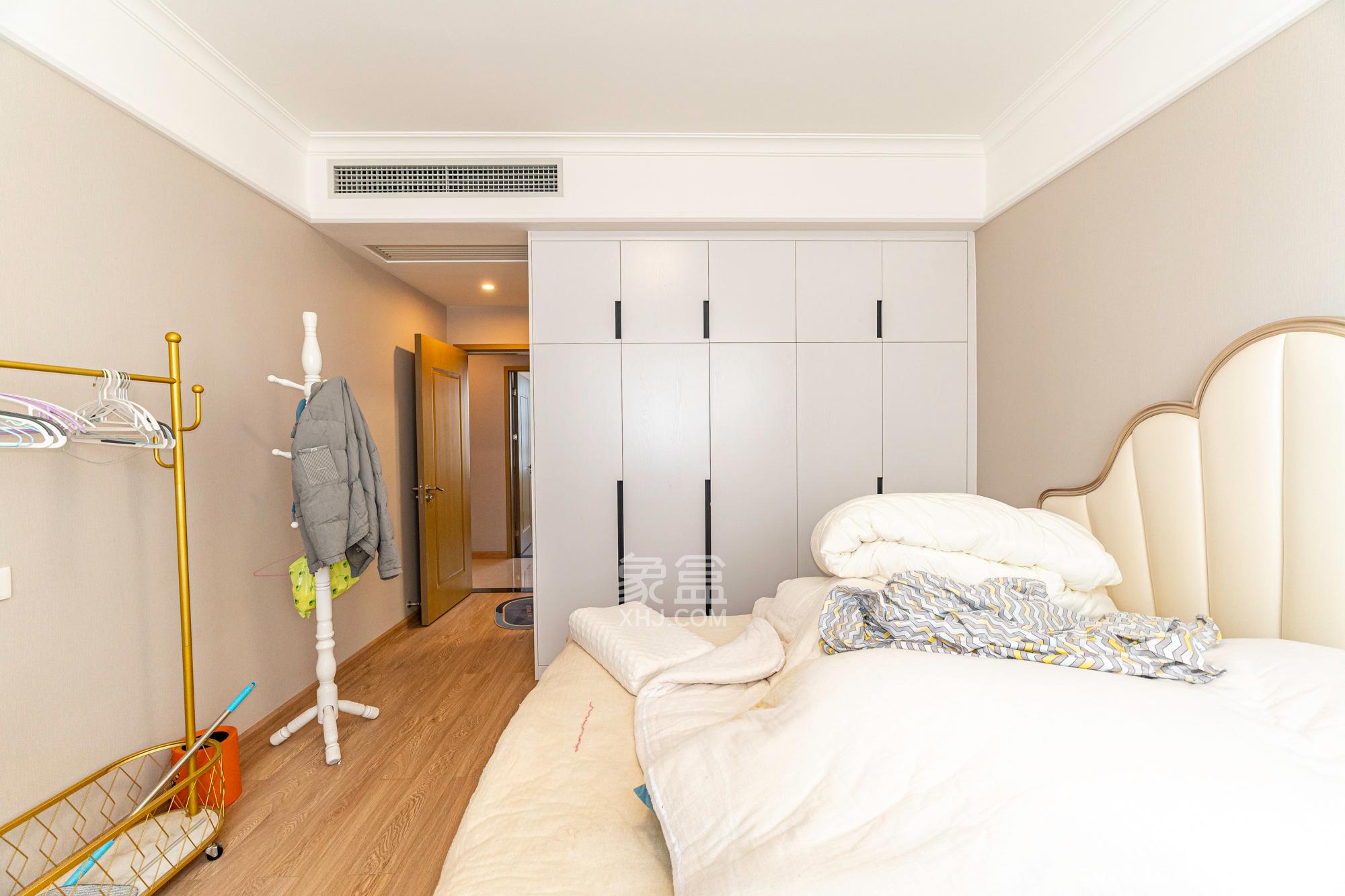 运达锦绣广场  4室2厅2卫    158.8万卧室