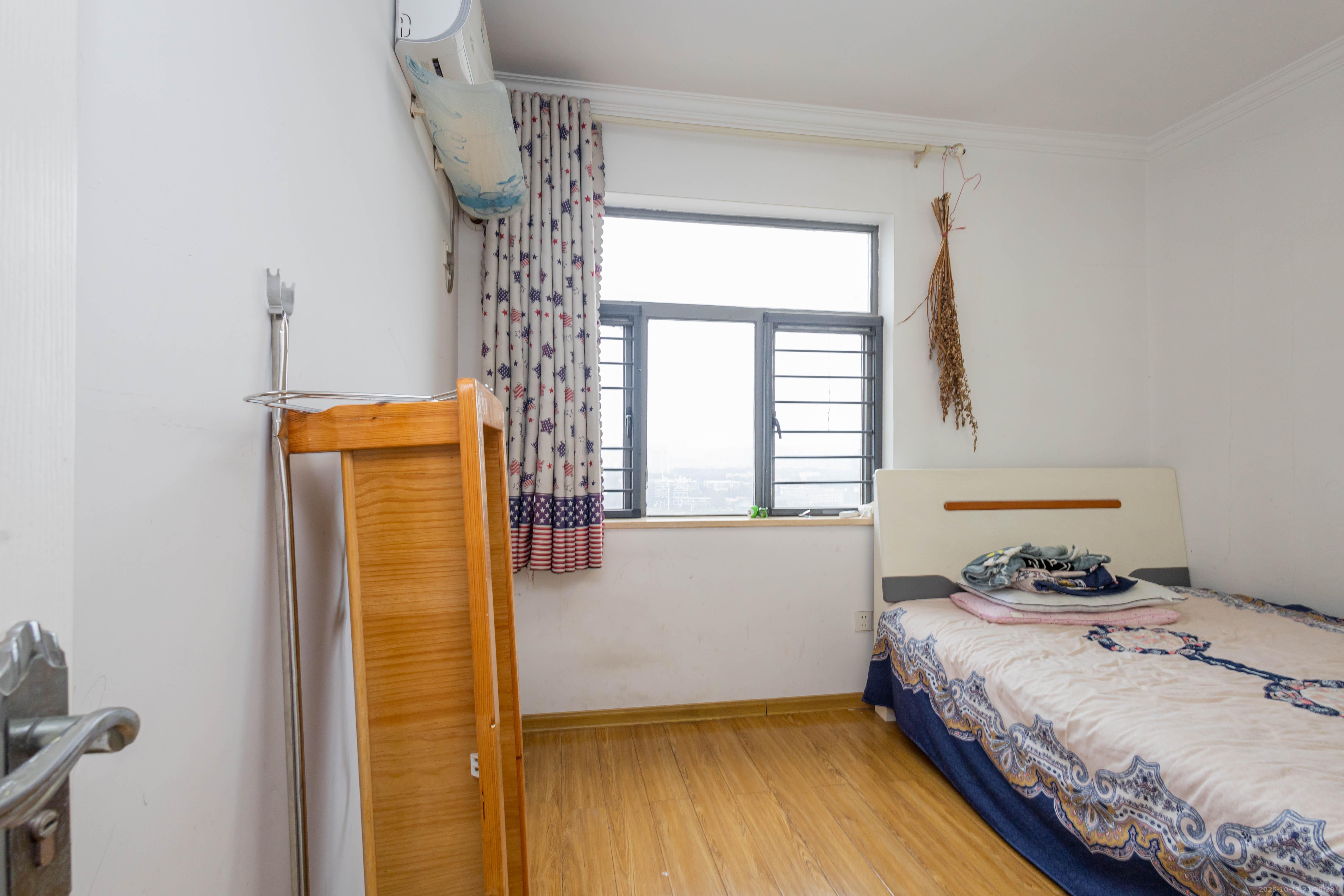 中房瑞致国际  3室2厅2卫    132.0万卧室