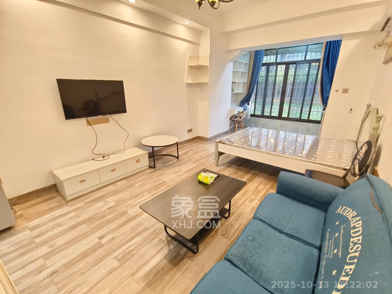 梅溪国际公寓(步步高新天地)  1室1厅1卫    1600.0元/月 梅溪国际公寓(步步高新天地)  1室1厅1卫    1600.0元/月室内图