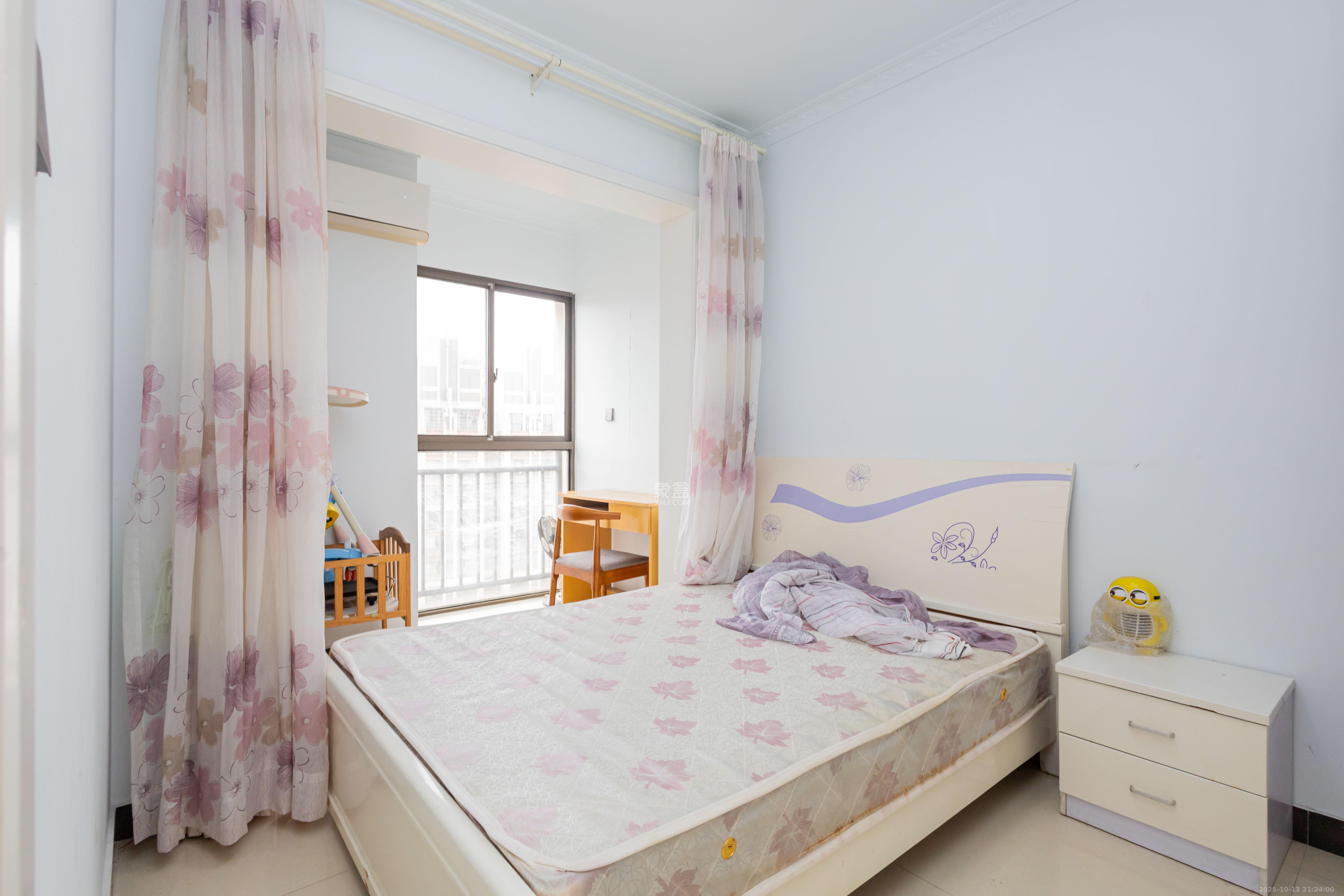 旭辉华庭 3室2厅2卫 62.0万 旭辉华庭 3室2厅2卫 62.0万卧室