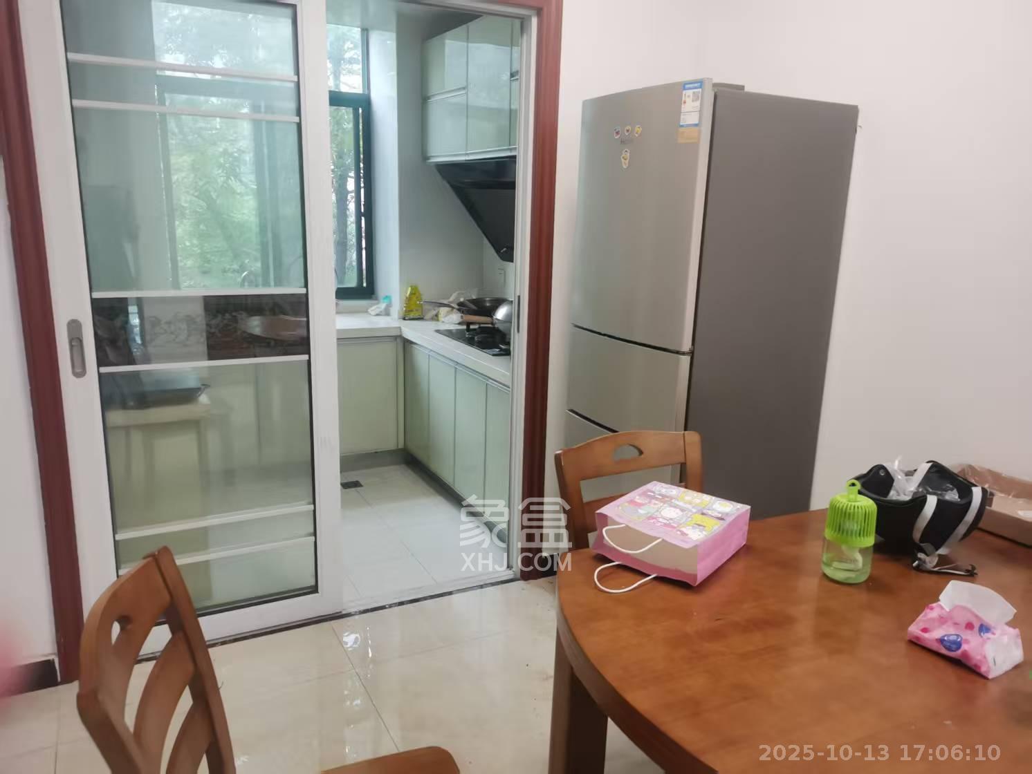 柠檬丽都  3室2厅1卫    2400.0元/月室内图