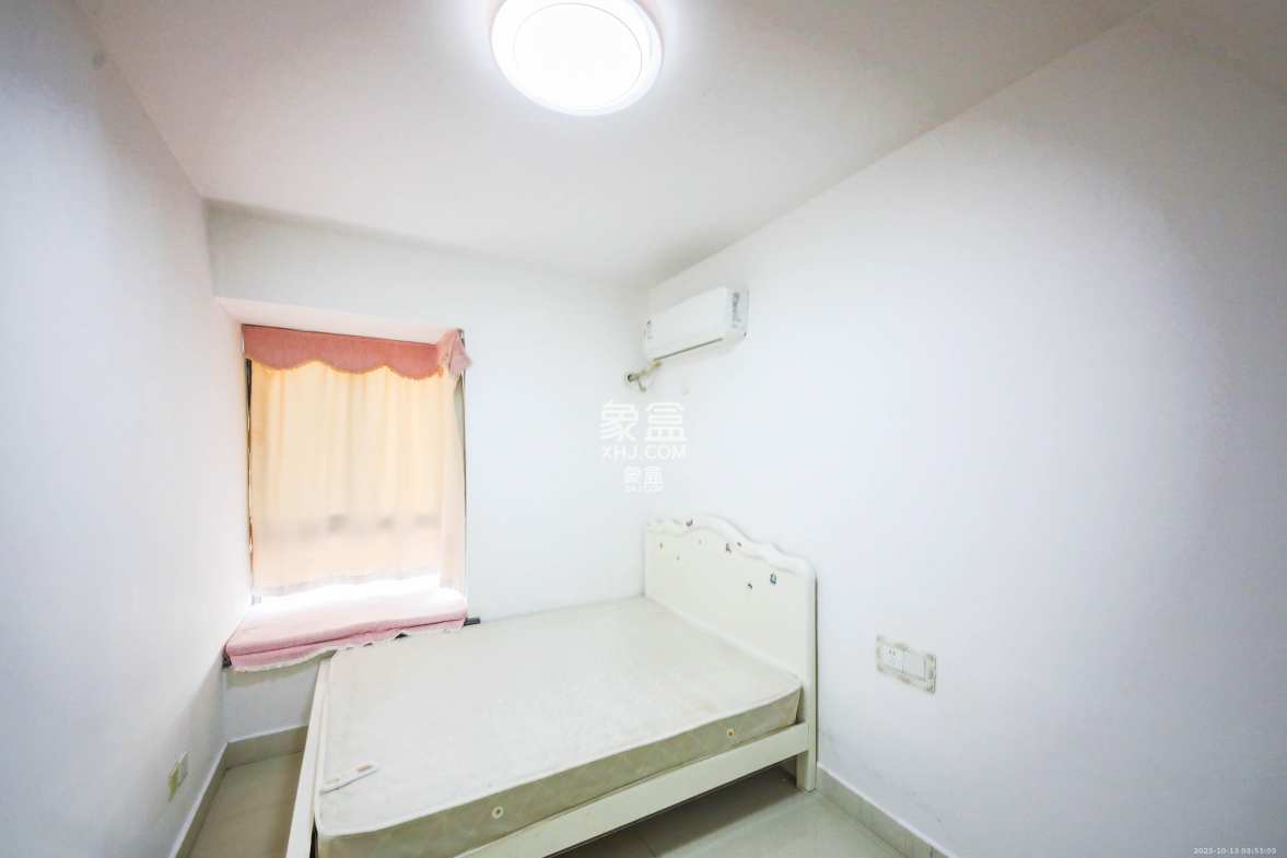 天城泰祥苑 4室2厅2卫 2600.0元/月 天城泰祥苑 4室2厅2卫 2600.0元/月室内图