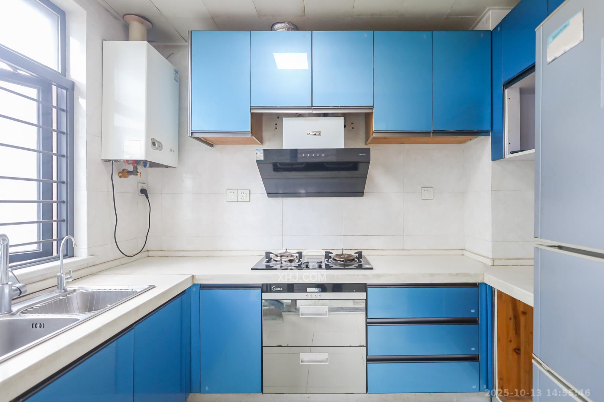 山水誉峰 3室2厅2卫 139.0万 山水誉峰 3室2厅2卫 139.0万厨房