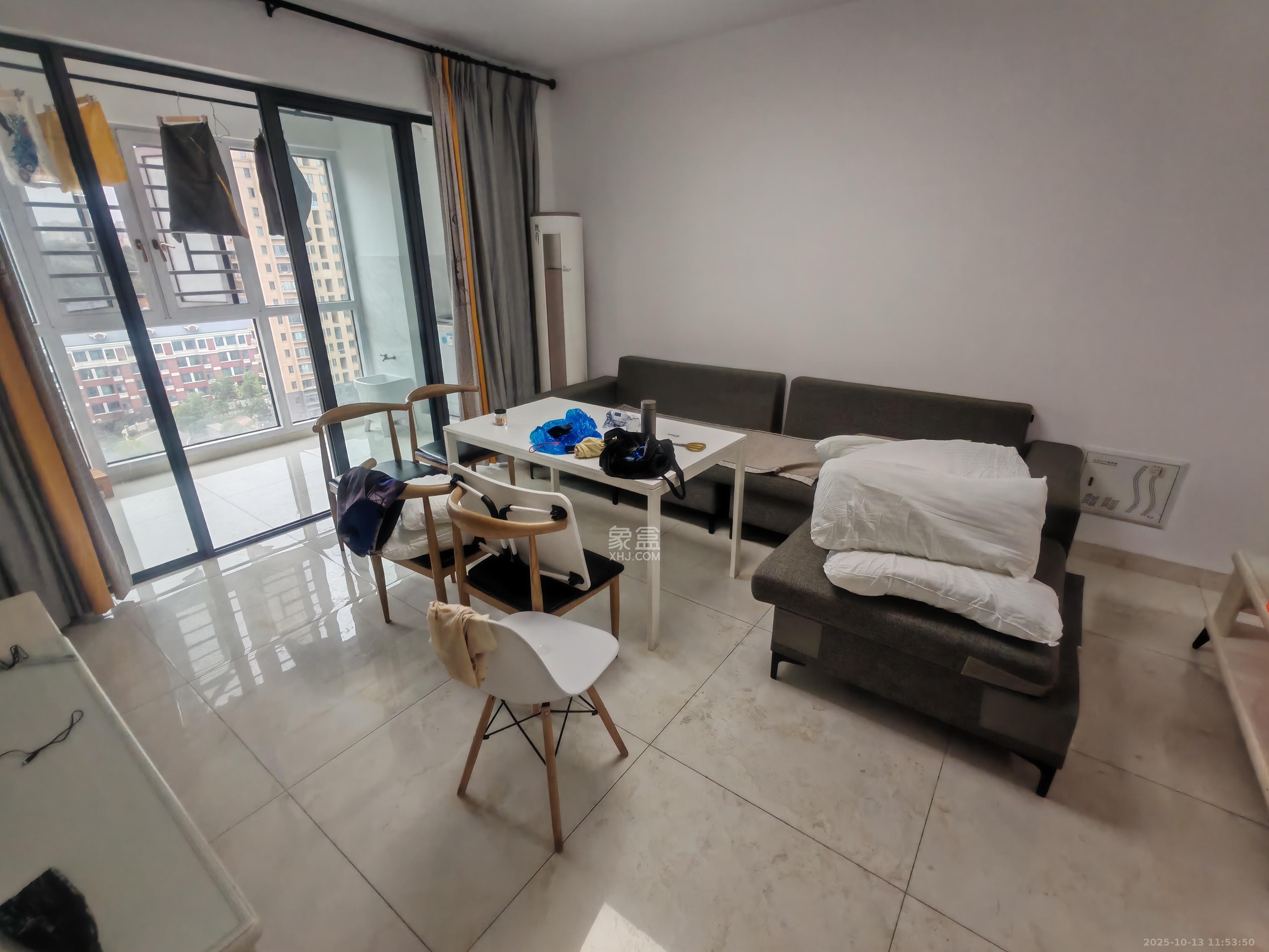 西湖鸿运佳苑 1室0厅0卫 2400.0元/月 西湖鸿运佳苑 1室0厅0卫 2400.0元/月室内图