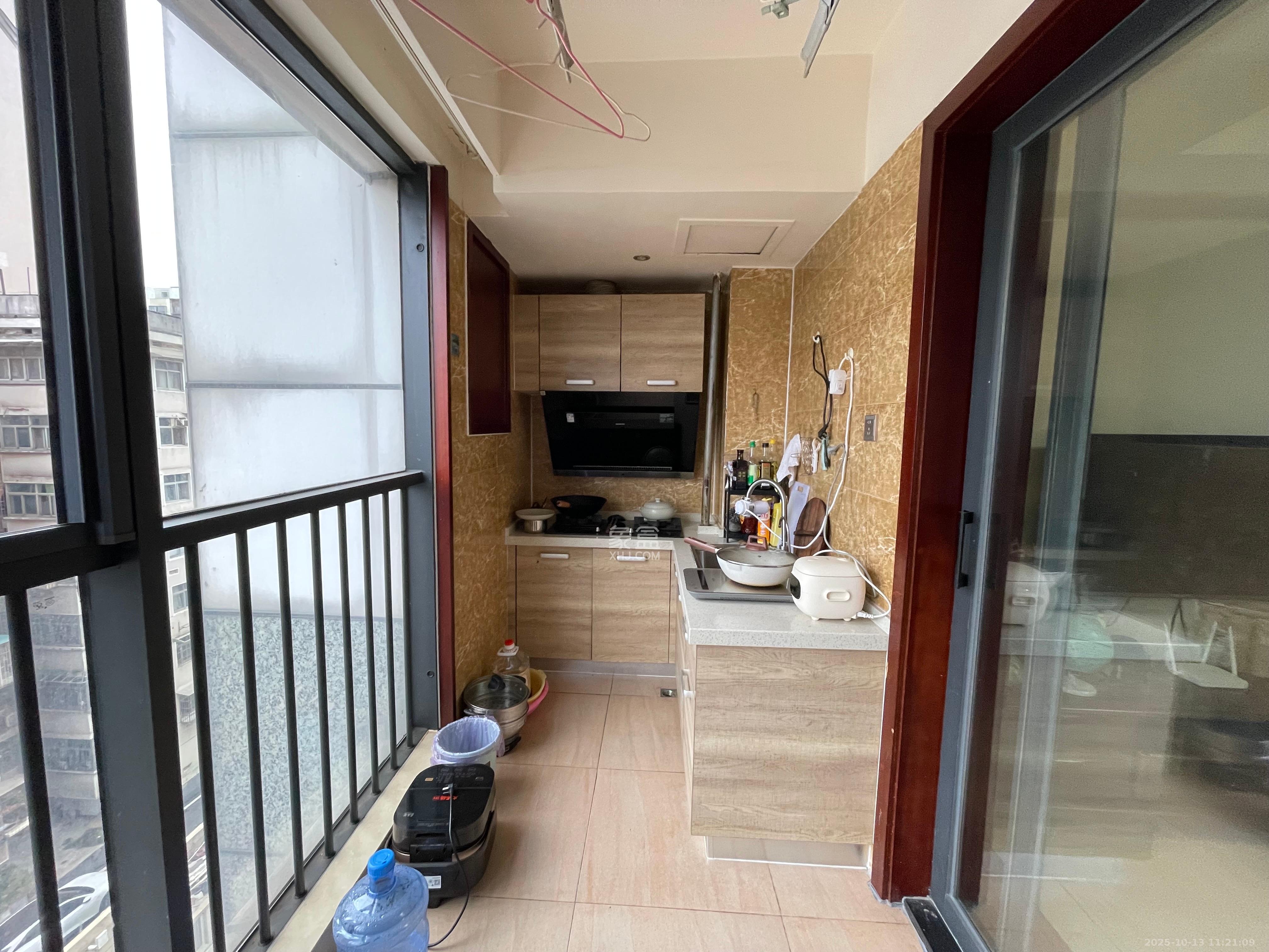 东塘瑞府  2室1厅1卫    2500.0元/月室内图