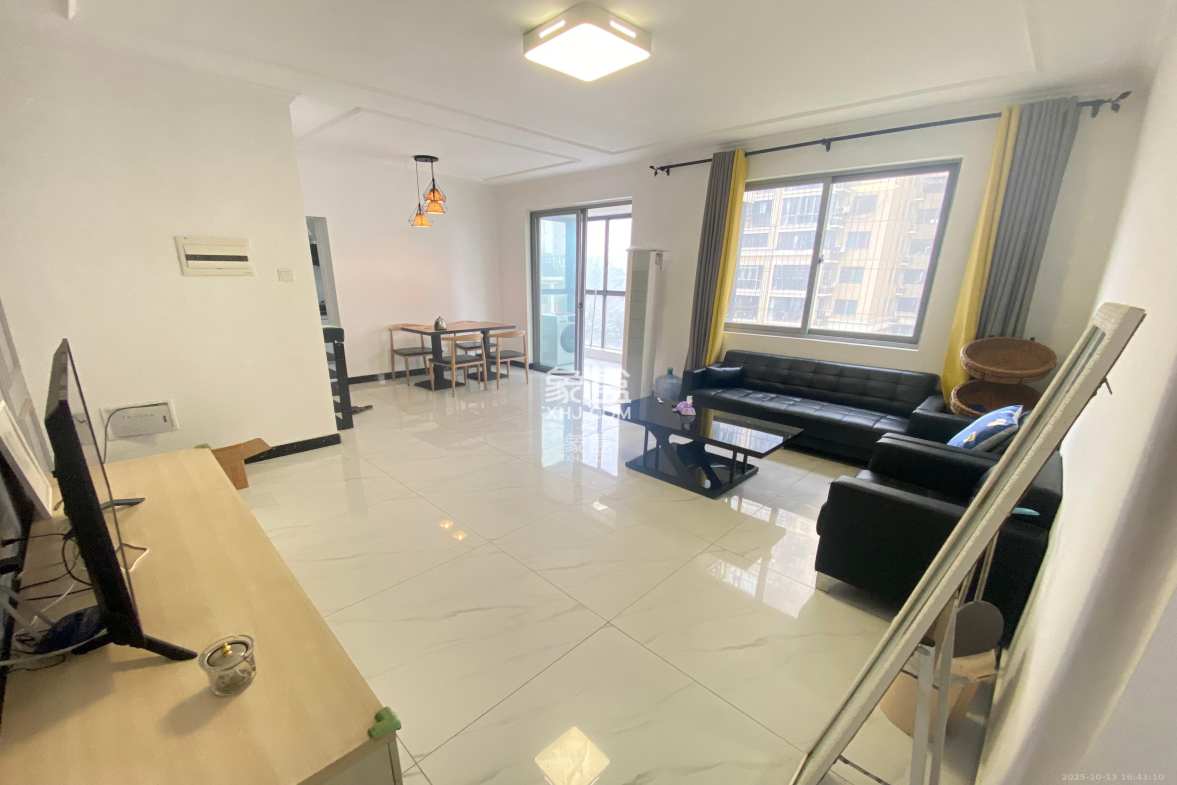 汇景豪庭 2室2厅1卫 2400.0元/月 汇景豪庭 2室2厅1卫 2400.0元/月室内图