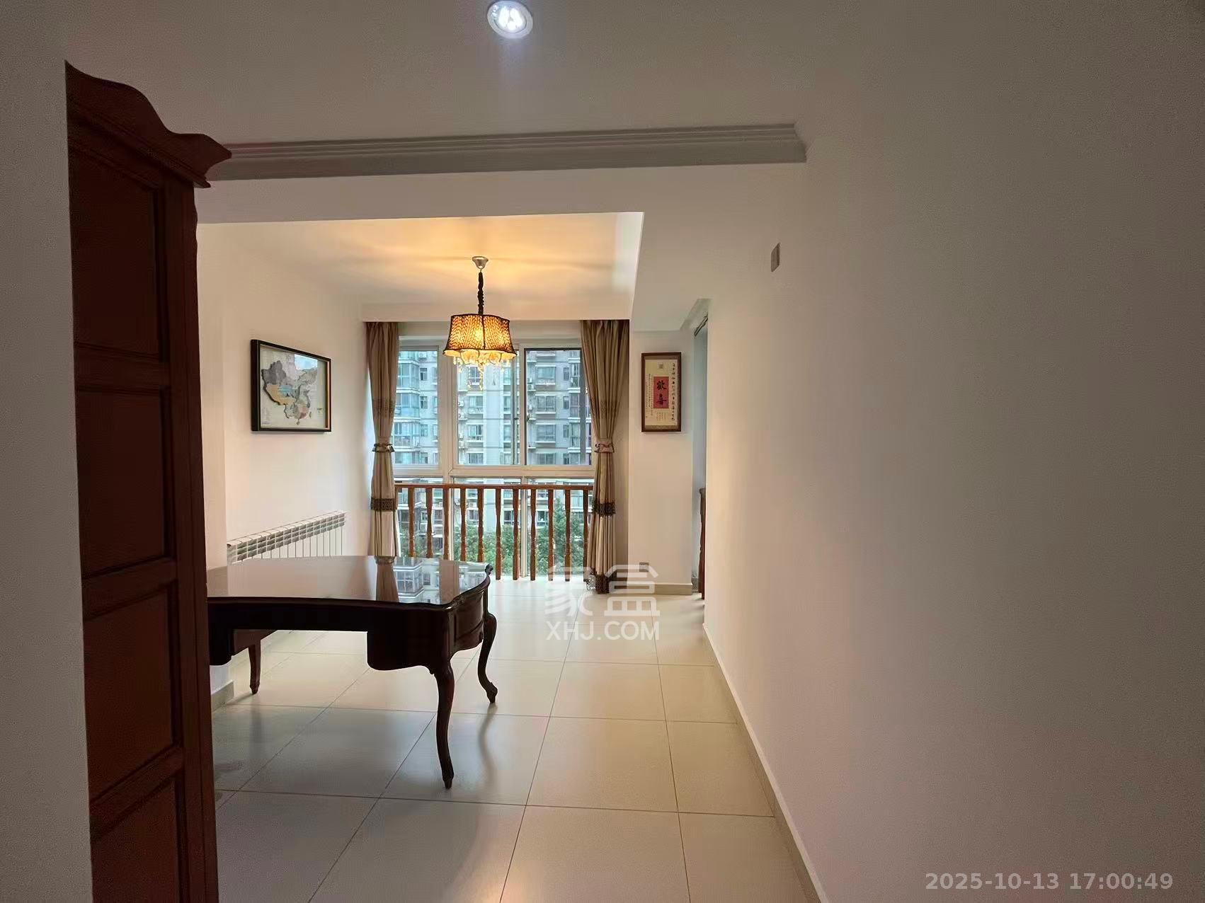 金葳佳园  4室2厅2卫    5000.0元/月室内图