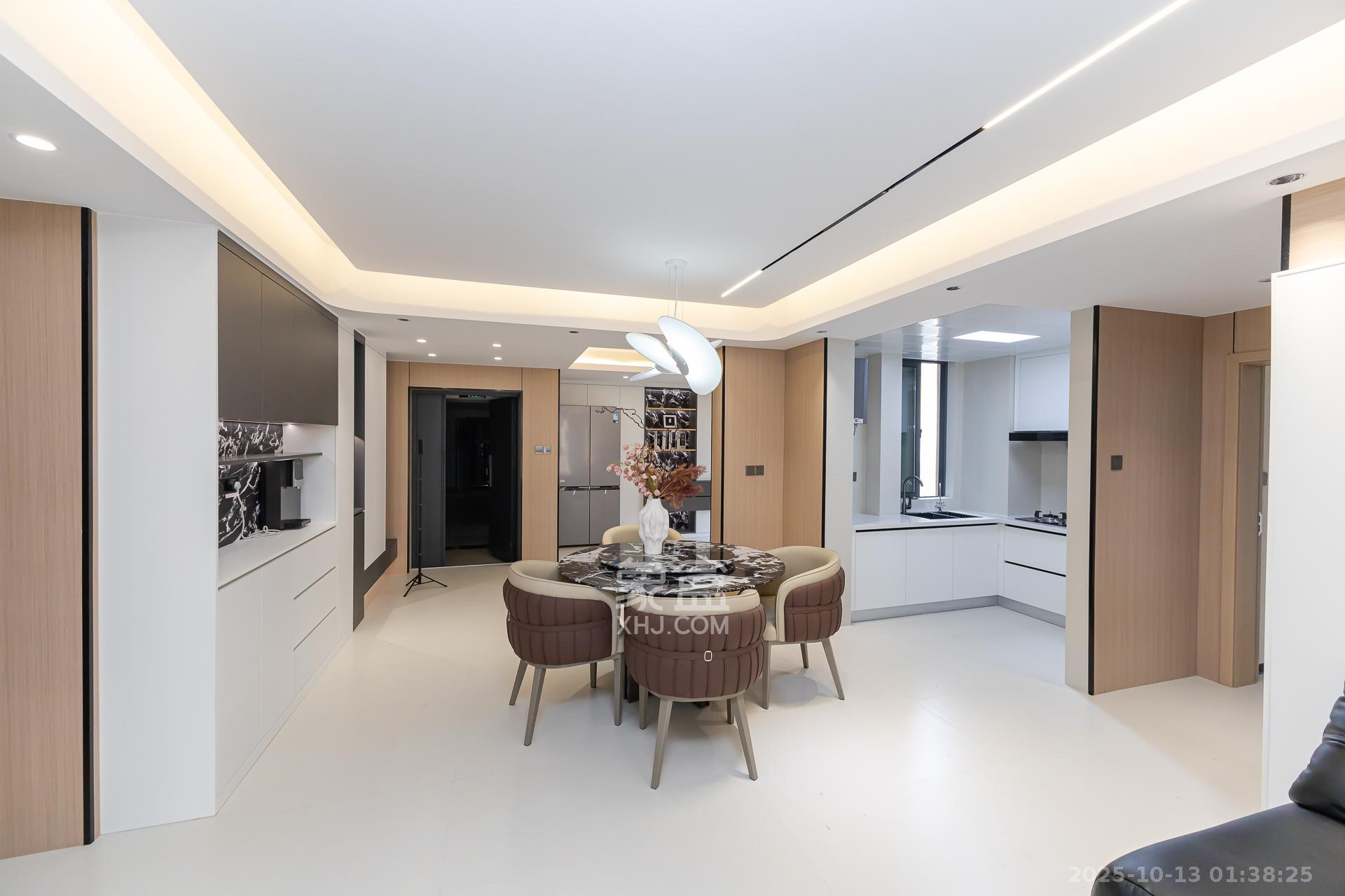 明发阅江悦府 4室2厅2卫 129.8万 明发阅江悦府 4室2厅2卫 129.8万客厅