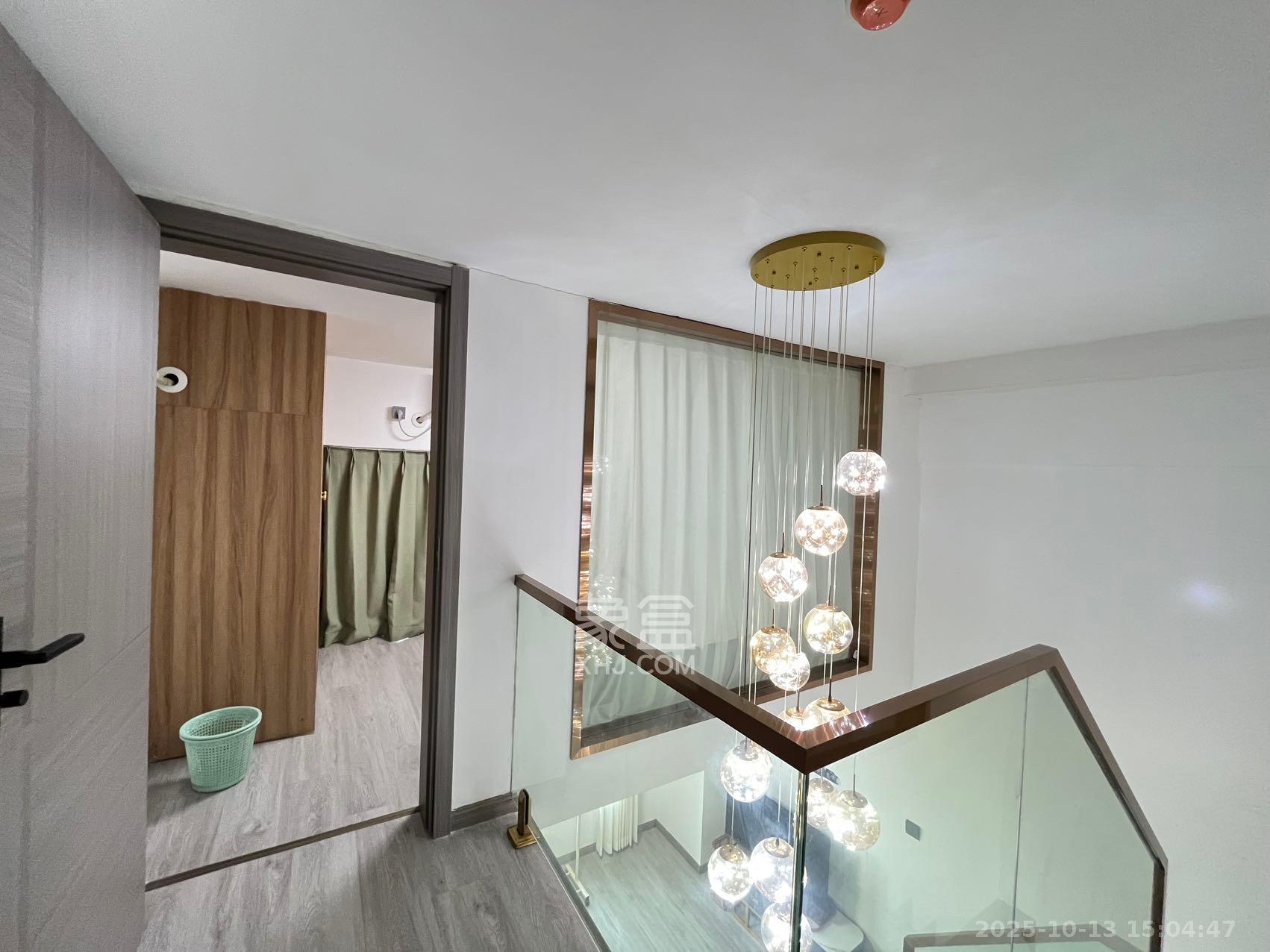 荣盛花语书苑  2室1厅1卫    2300.0元/月 荣盛花语书苑  2室1厅1卫    2300.0元/月室内图