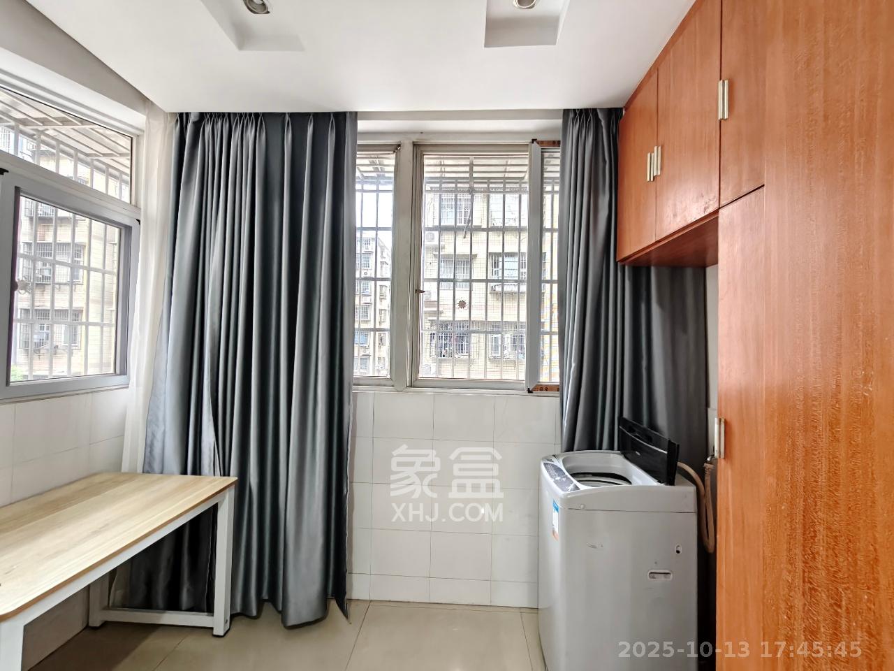 新桥沁园（银港农贸市场）  2室2厅1卫    1700.0元/月室内图