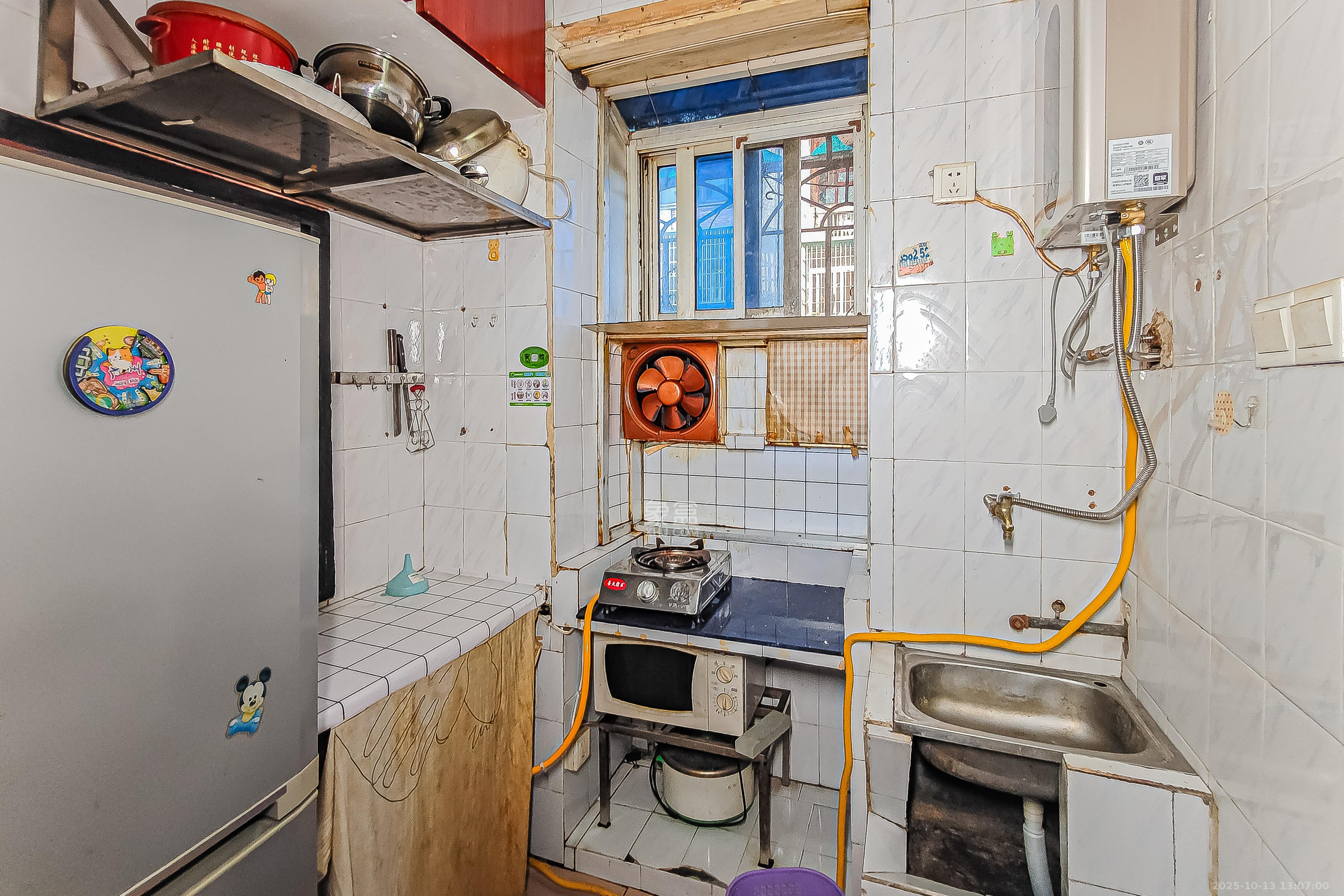 解放四村石子冲  1室0厅0卫    32.8万厨房