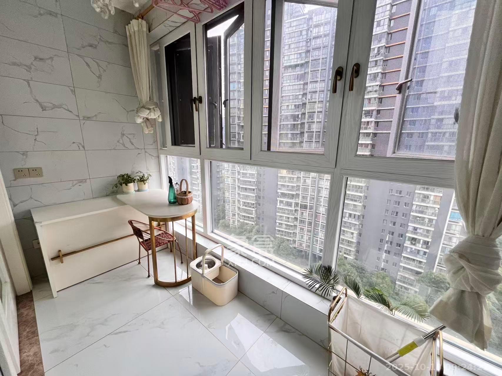 恒基凯旋门三期  2室1厅1卫    2200.0元/月室内图