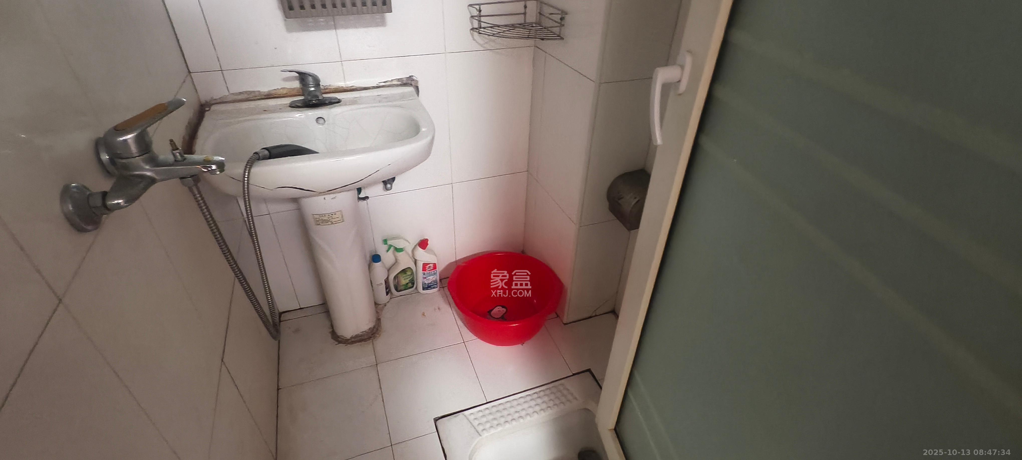新芙蓉之都  1室1厅1卫    1700.0元/月室内图