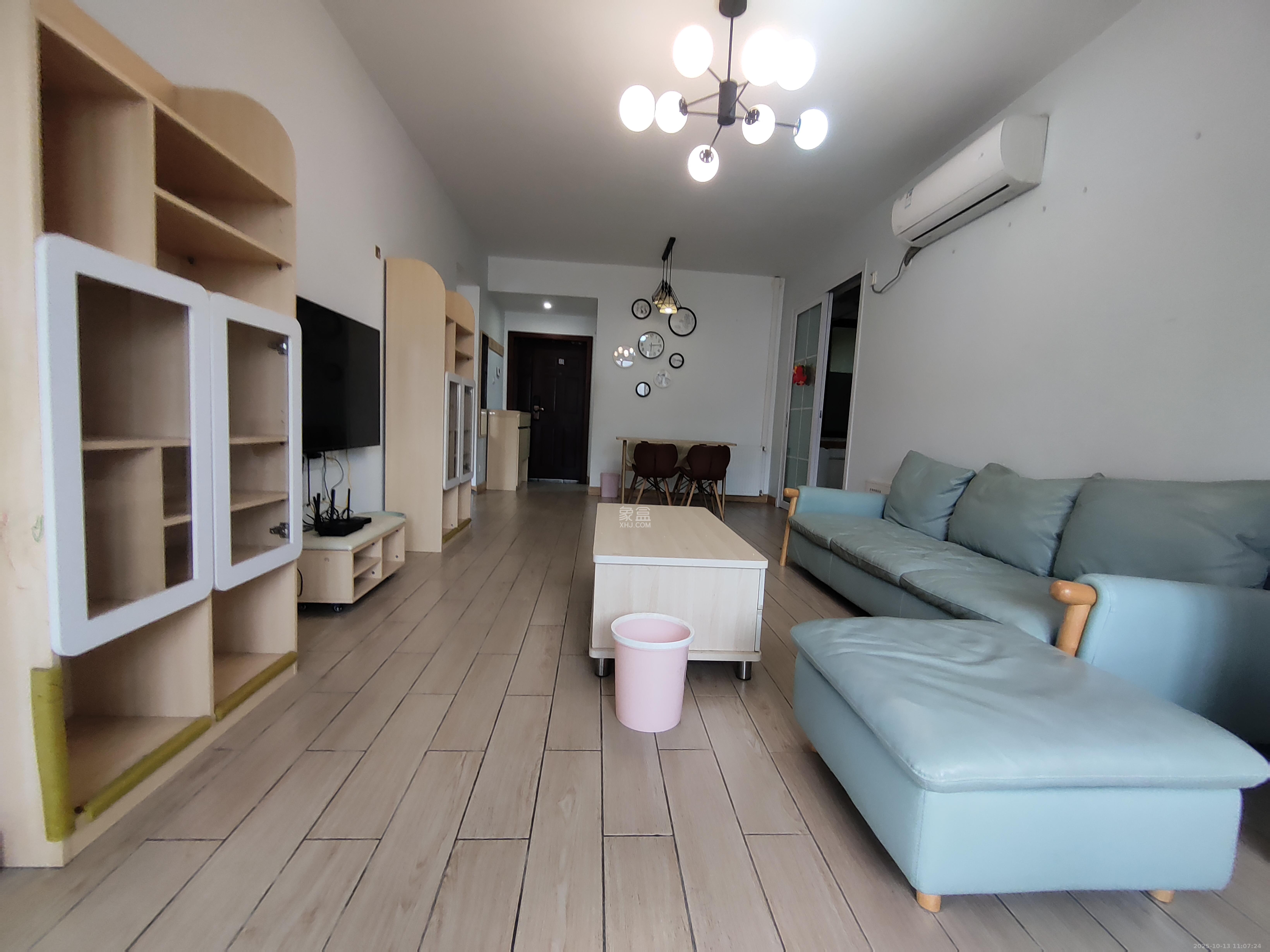 明发国际城  3室2厅1卫    2000.0元/月