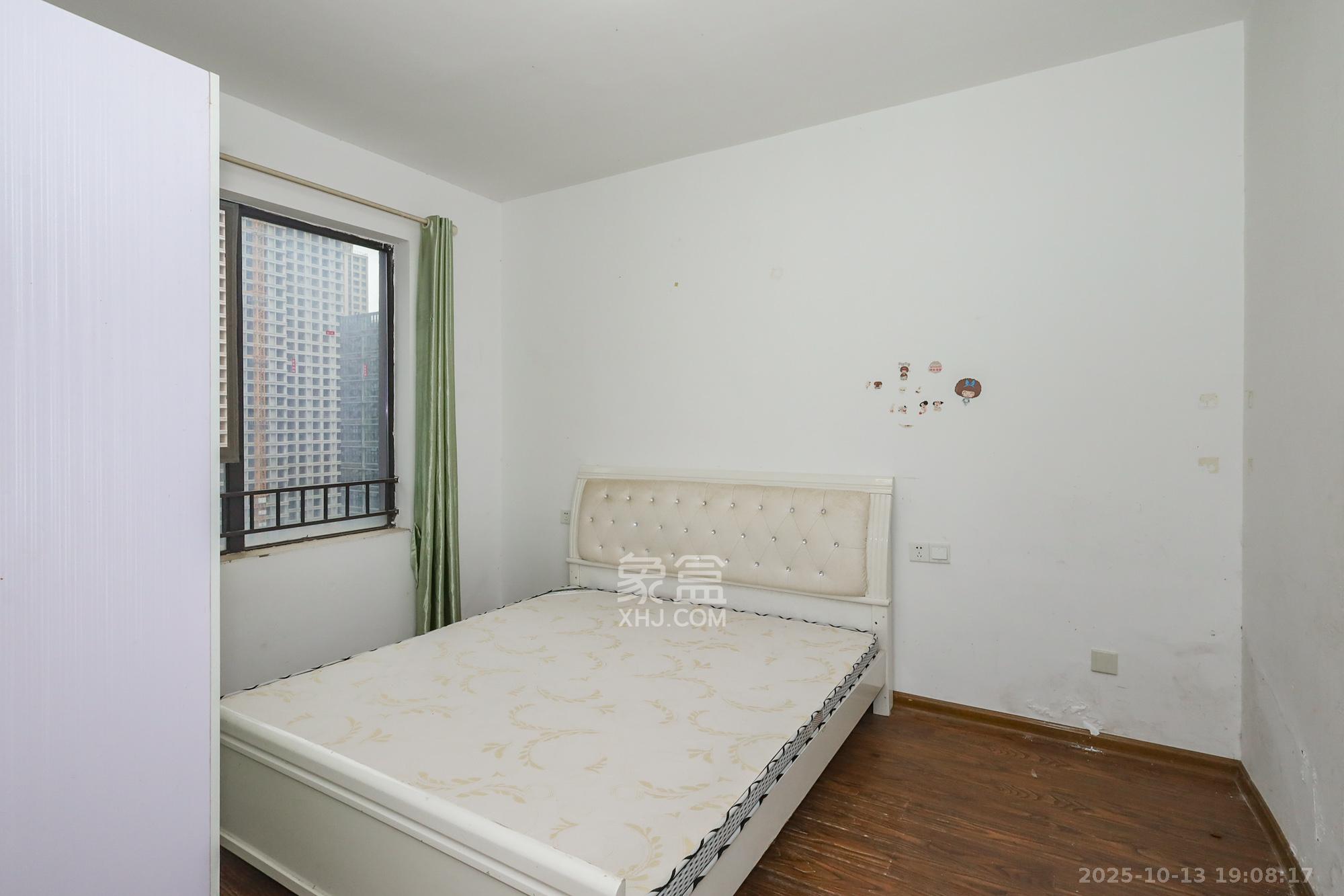 协信星澜汇  4室2厅2卫    112.8万卧室