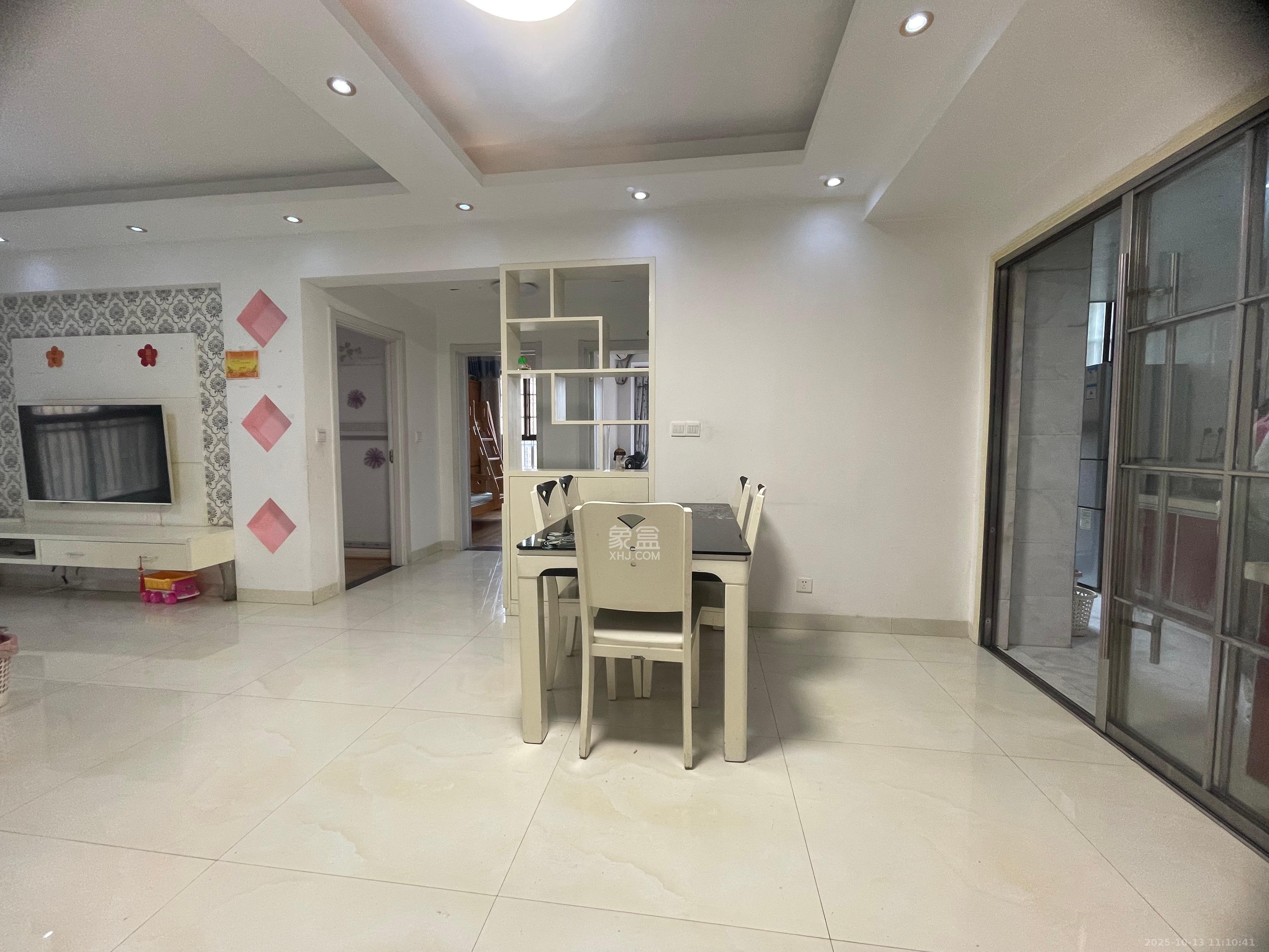 华润凤凰城三期 3室2厅1卫 2000.0元/月 华润凤凰城三期 3室2厅1卫 2000.0元/月室内图