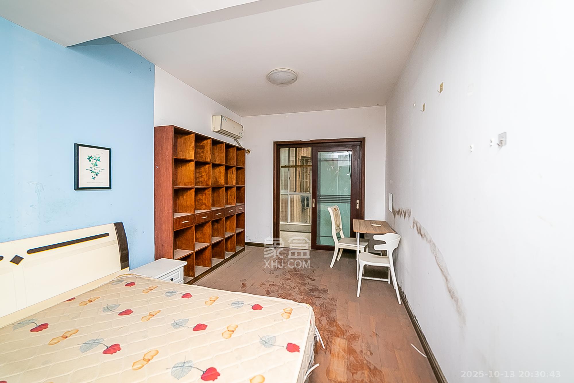 华银园 4室2厅2卫 95.0万 华银园 4室2厅2卫 95.0万卧室