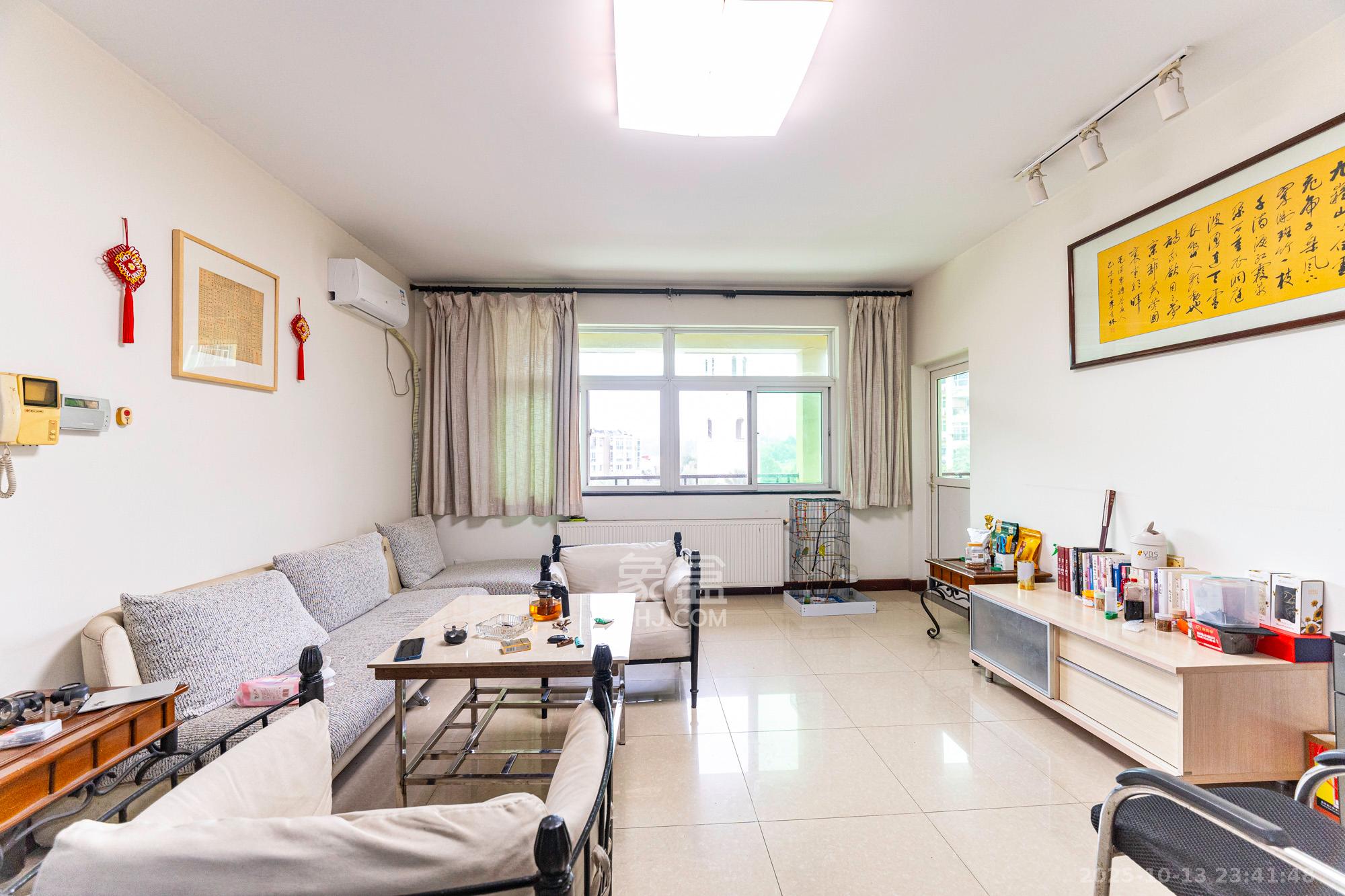 圣爵菲斯  4室2厅2卫    98.0万 圣爵菲斯  4室2厅2卫    98.0万