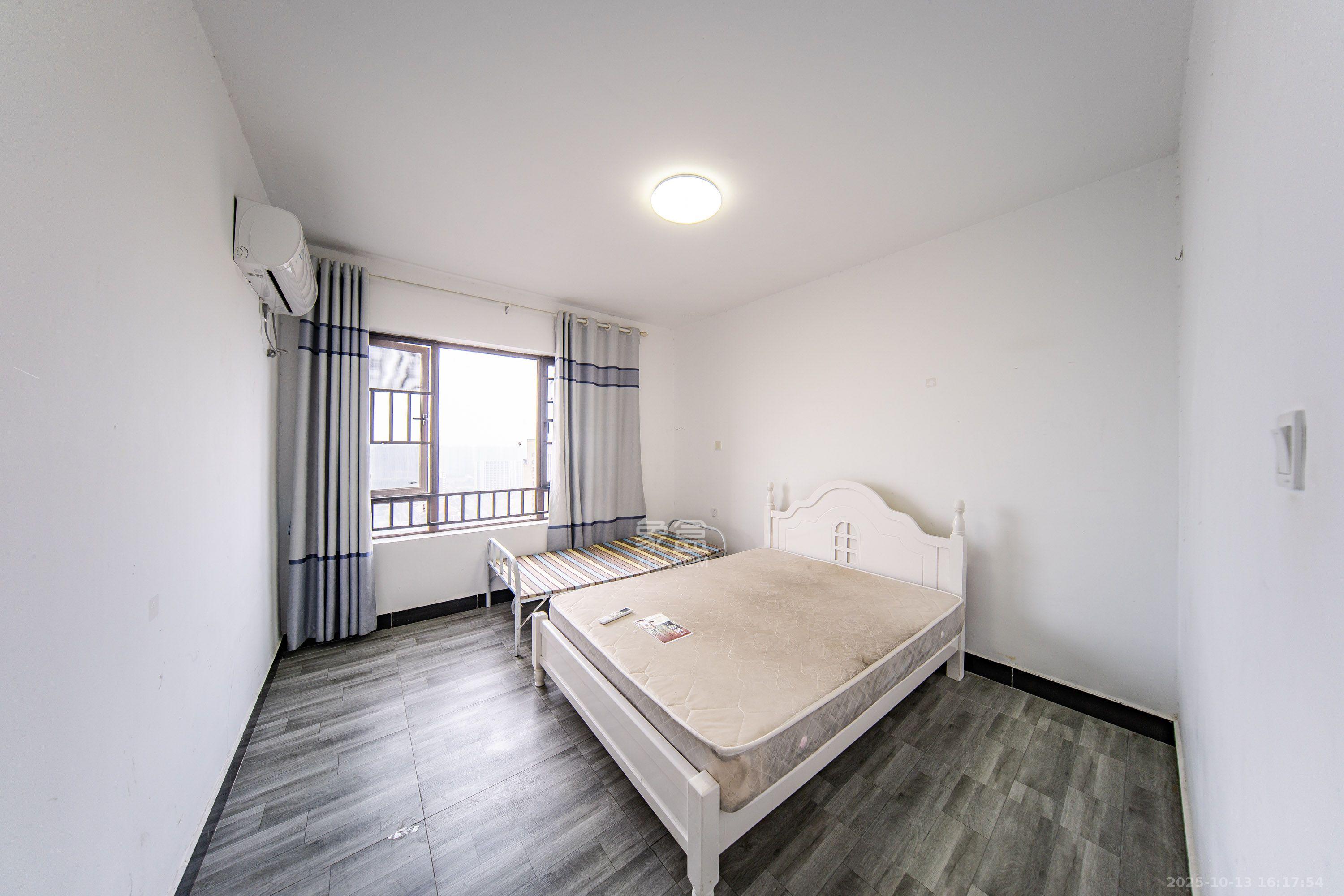 洋湖18克拉(旷远洋湖18克拉) 4室2厅2卫 3000.0元/月 洋湖18克拉(旷远洋湖18克拉) 4室2厅2卫 3000.0元/月室内图