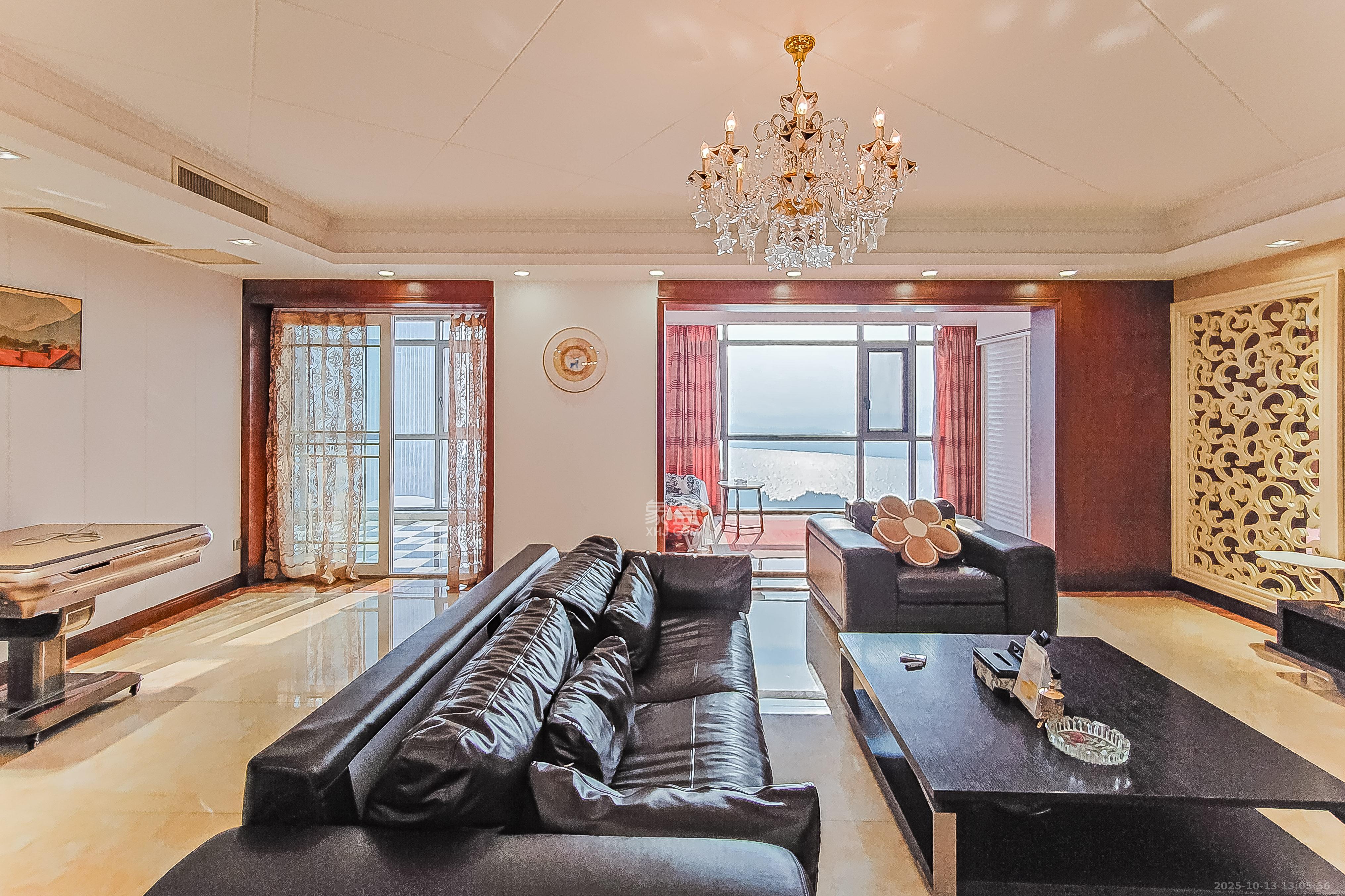 书院观邸 4室2厅1卫 238.0万 书院观邸 4室2厅1卫 238.0万客厅