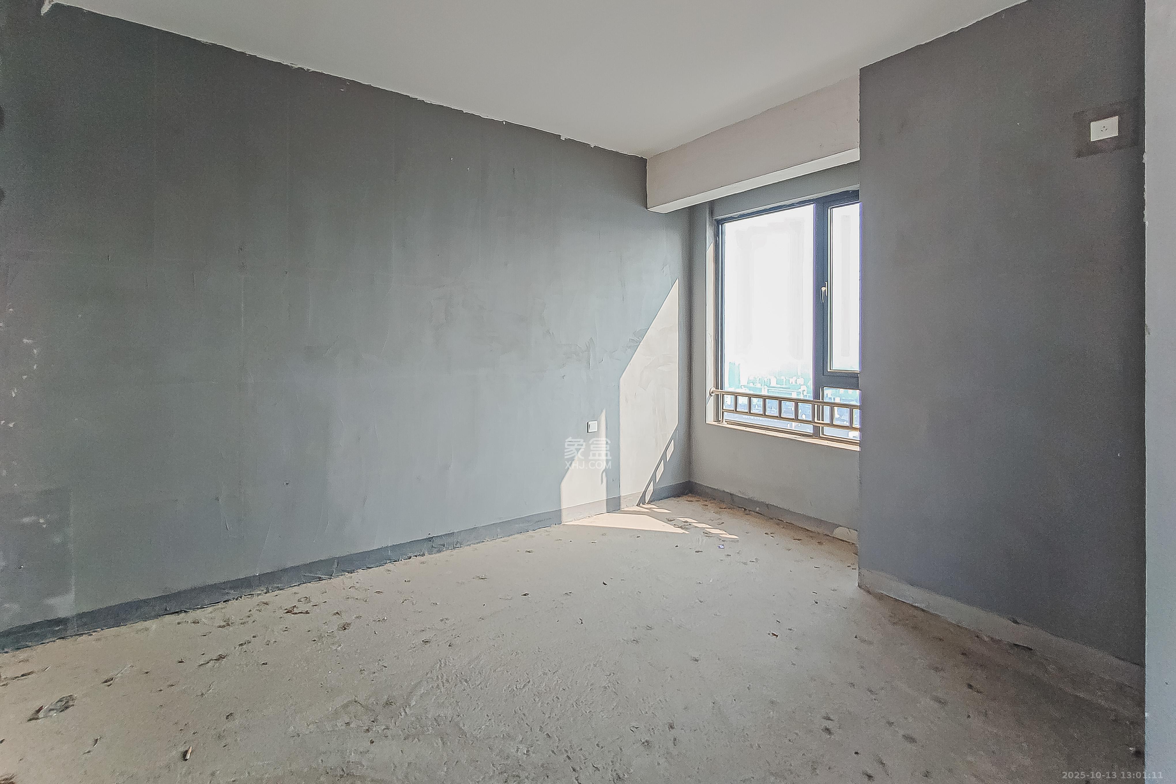 建发中央公园(建发美地) 6室2厅3卫 360.0万 建发中央公园(建发美地) 6室2厅3卫 360.0万卧室